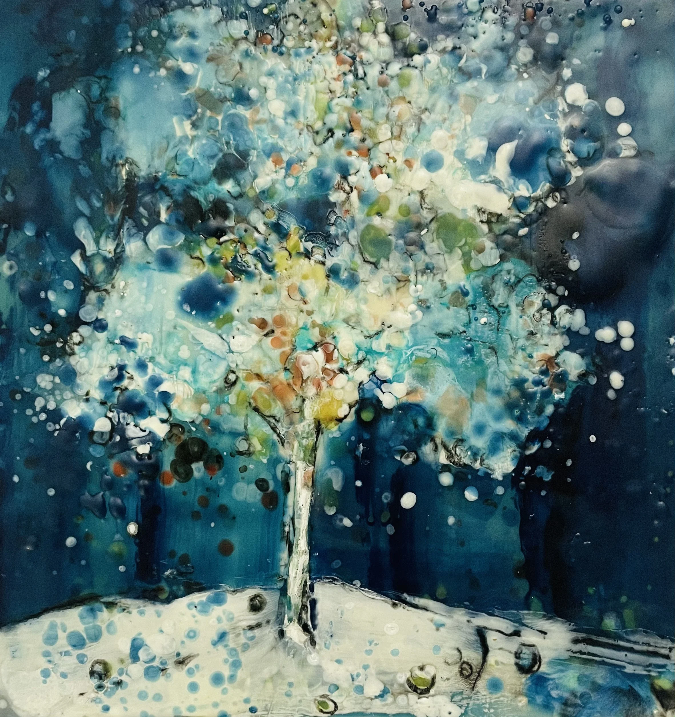 Blue Light, Happy Tree