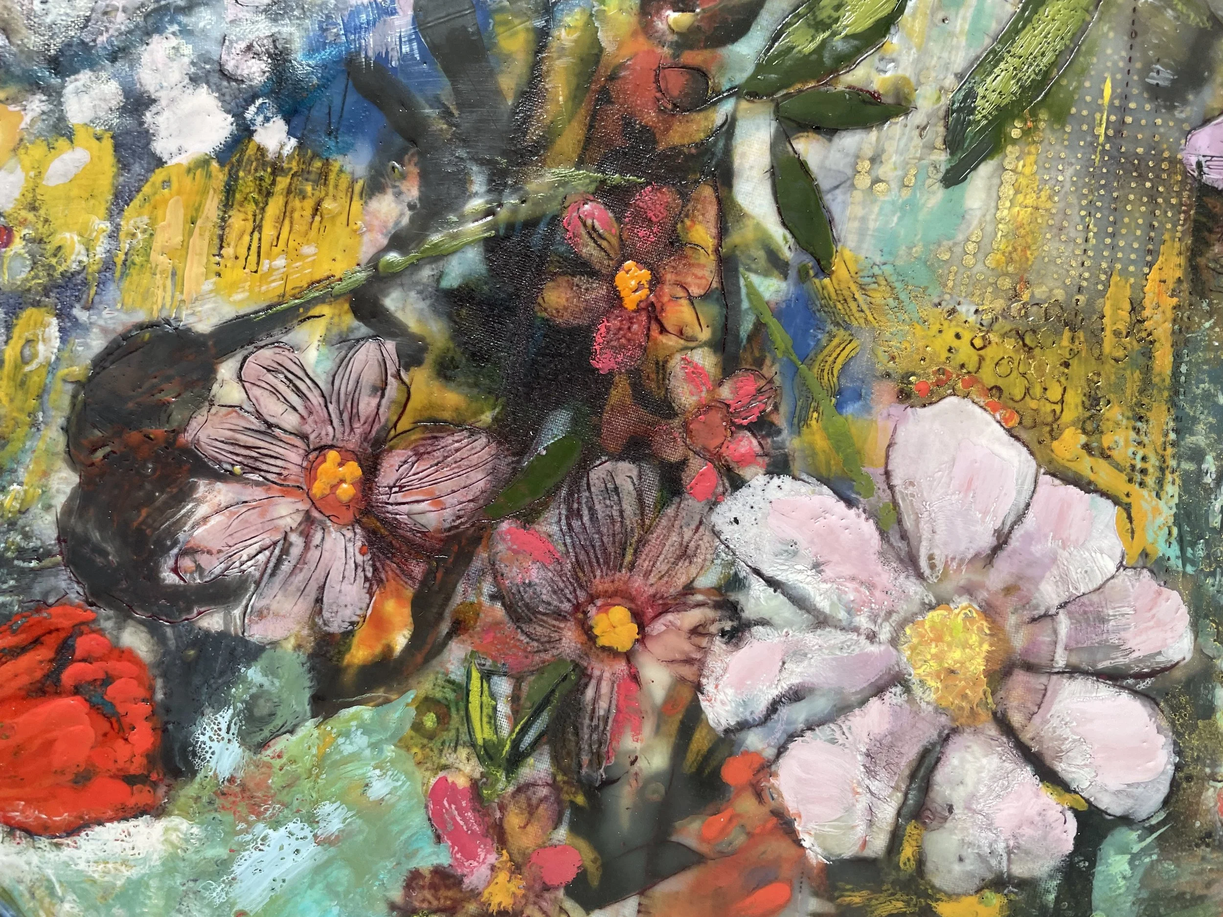 round flower close.JPG