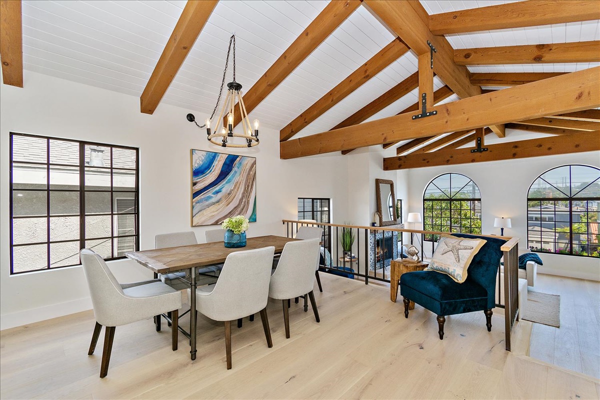 07-Dining Room.jpg