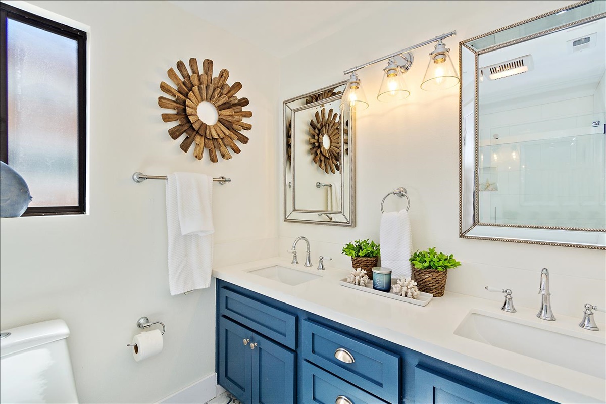 24-Bathroom.jpg