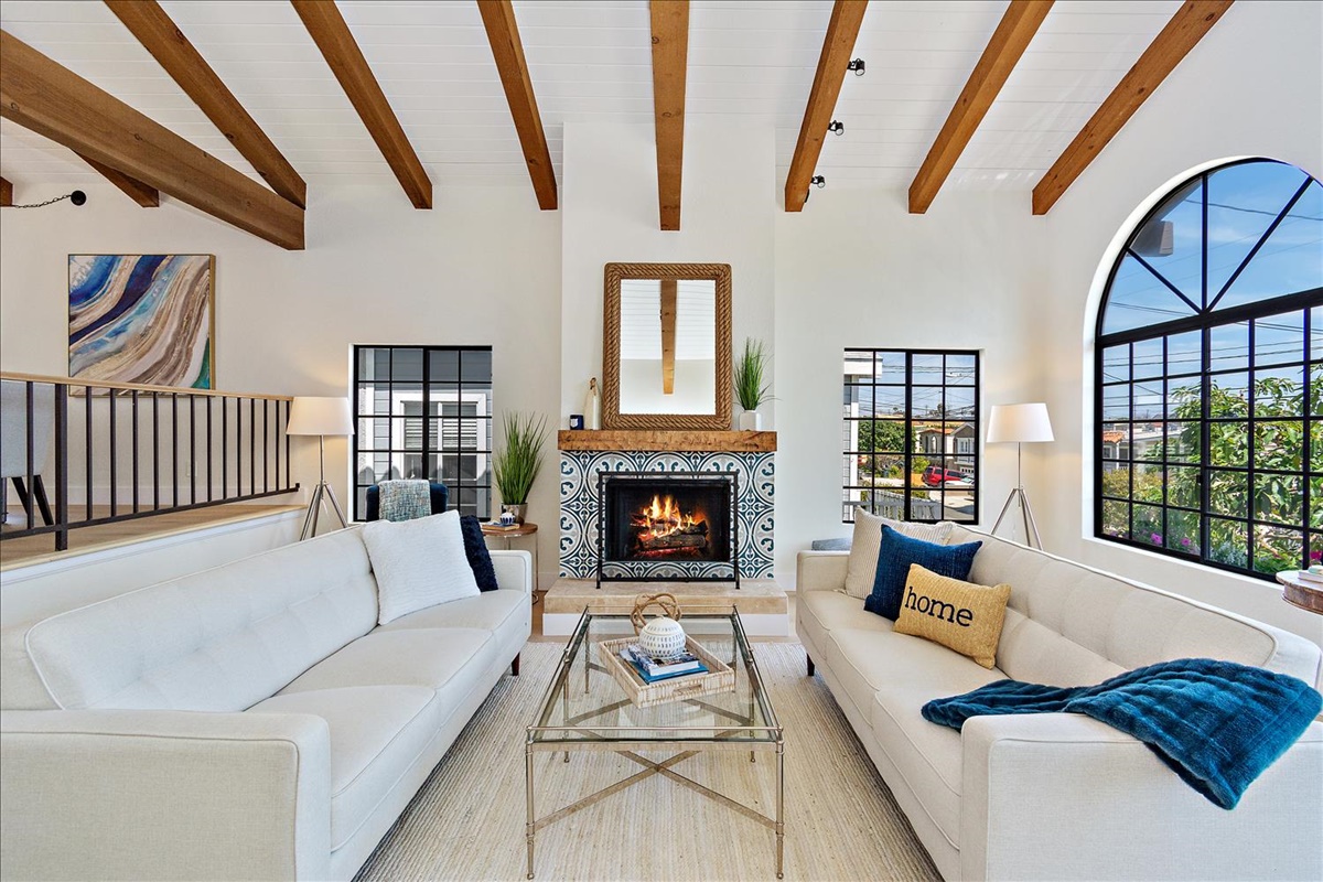 17-Family Room.jpg