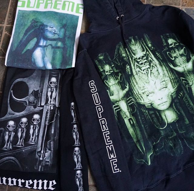 Supreme x H.R. Giger, an all time classic collaboration with the artist behind the Alien artwork from FW 2014. 👽🤖👹⠀⠀⠀⠀⠀⠀⠀⠀⠀⠀⠀⠀⠀⠀⠀⠀⠀⠀⠀⠀⠀⠀⠀⠀⠀⠀⠀⠀
At the time of its release it was considered a &ldquo;brick&rdquo; but since then it has taken off in bo