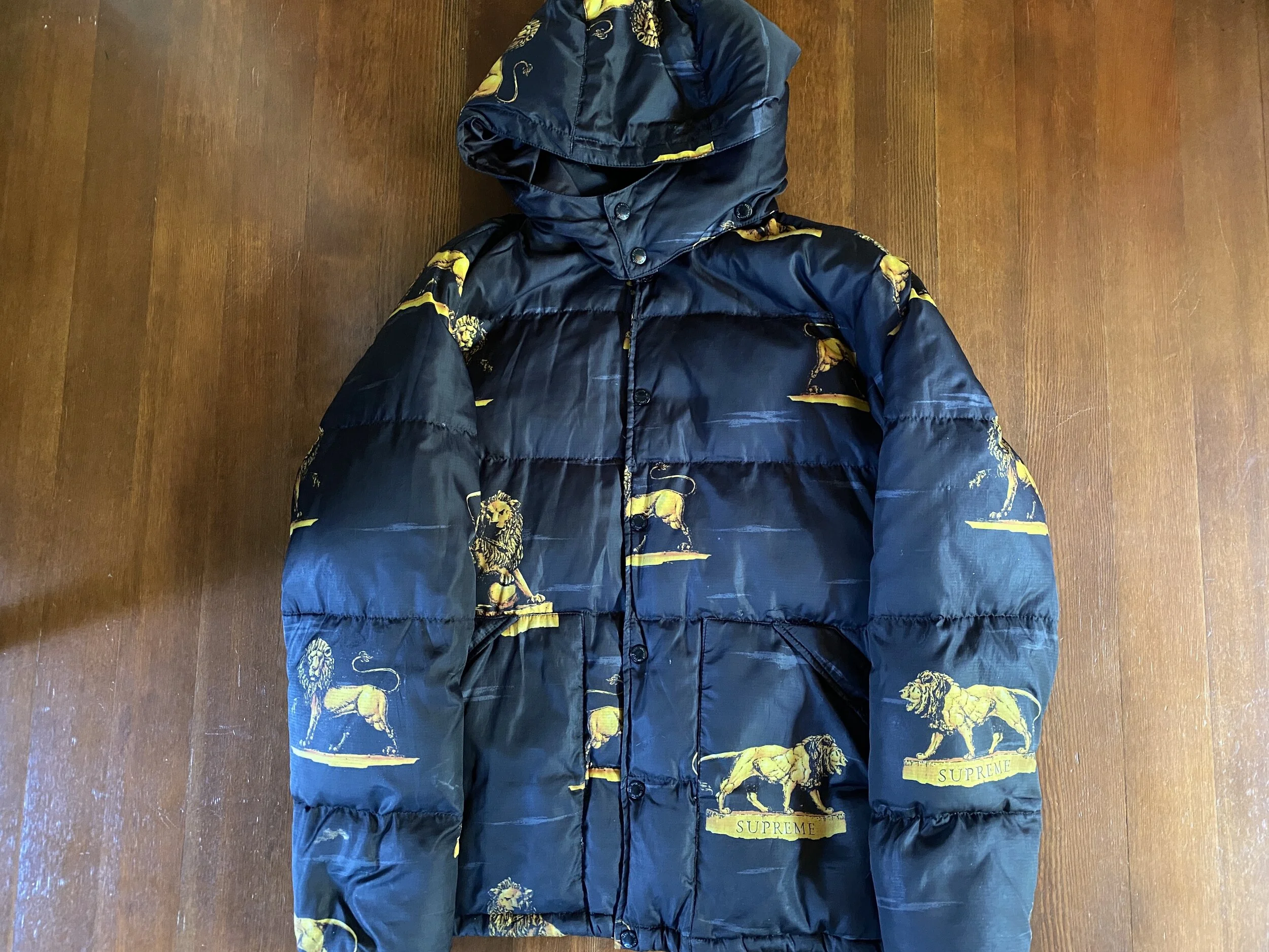 Supreme Lions Puffer (L) — SEATTLE SELECT