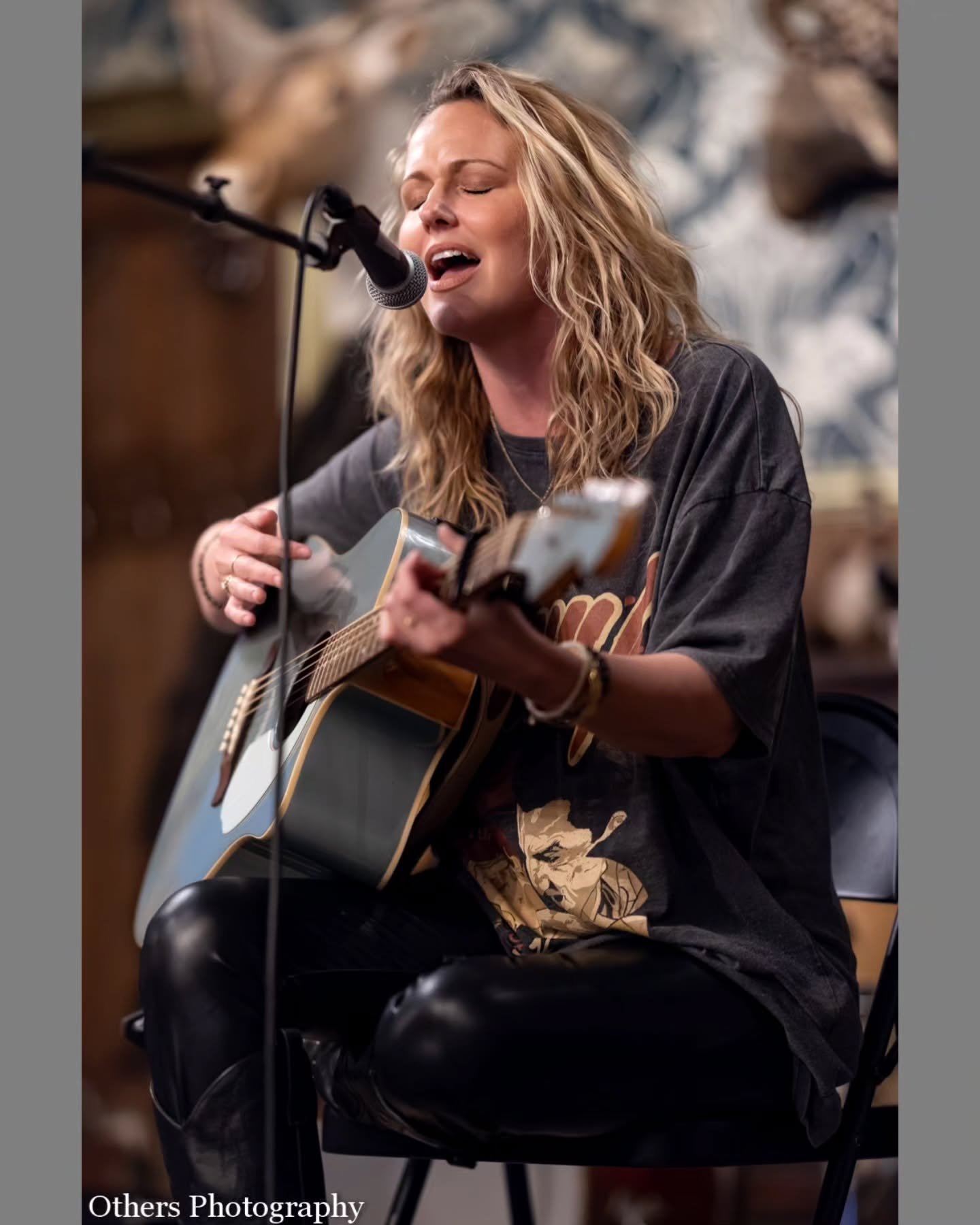 @iamchrissybeth performing an acoustic set at @vulturecultureoddities in Burbank, CA on October 23rd 2025