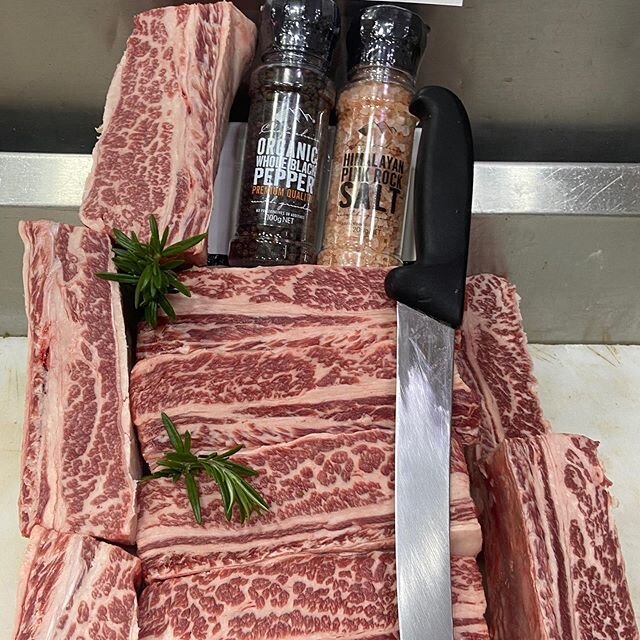 Only one word can describe these Beef Short-Rib&rsquo;s ❤️AMAZING 👌#rosebaylife #freerangemeat #traditionalbutcher #beefshortribs