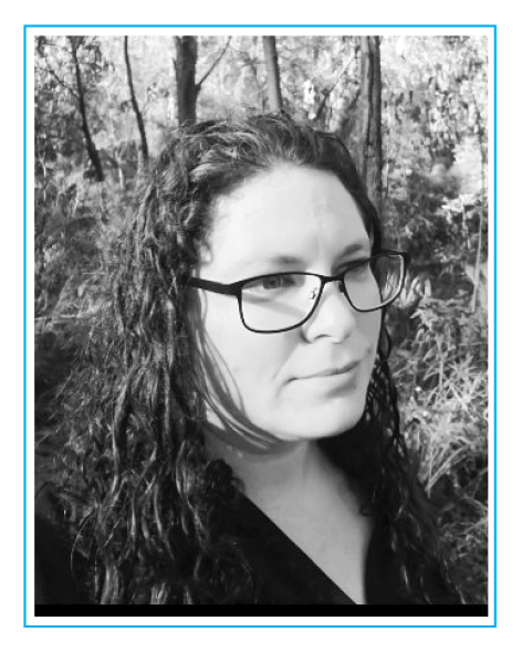 Framed Headshot_Emily Scholes.png