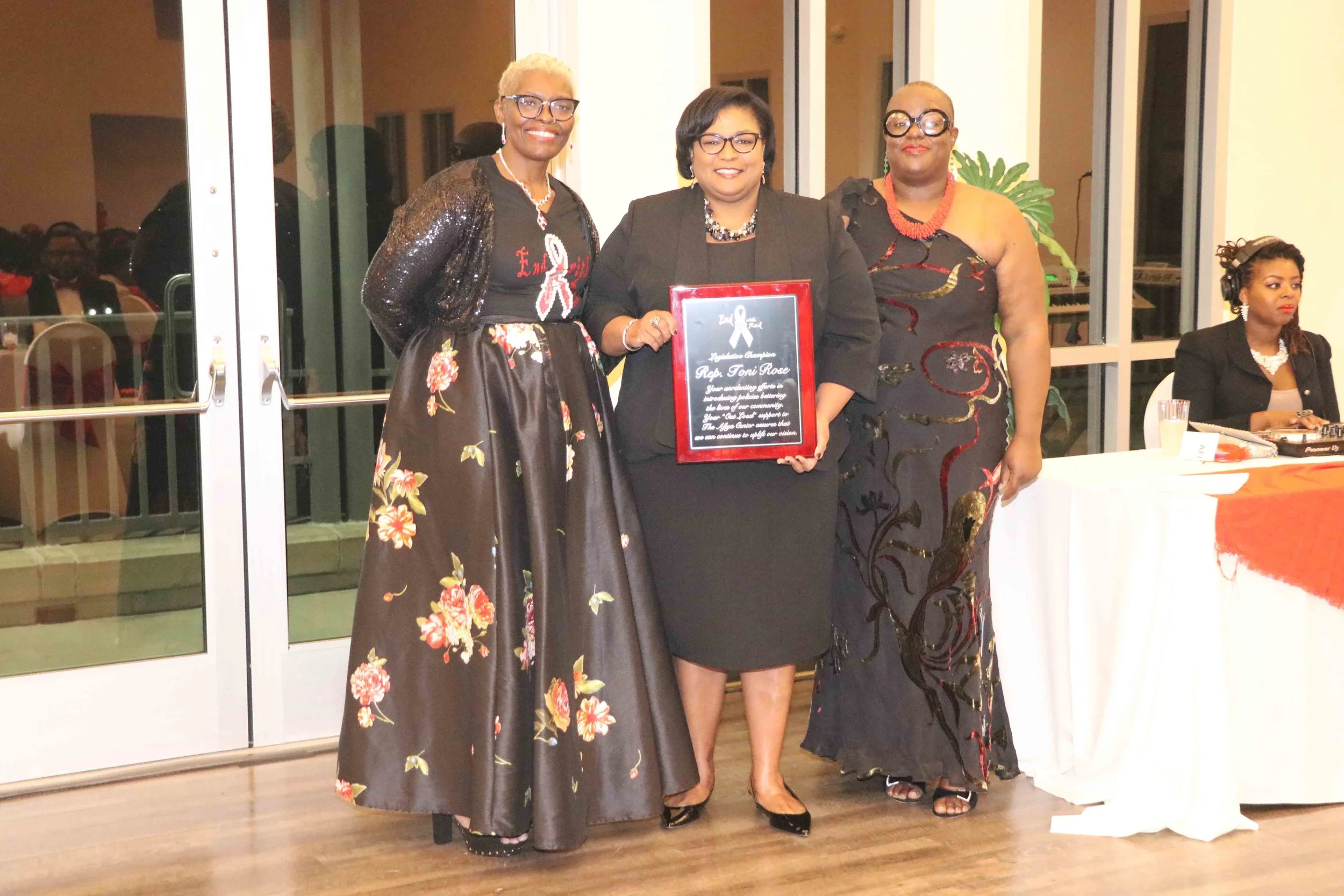 group photo w-toni rose.JPG