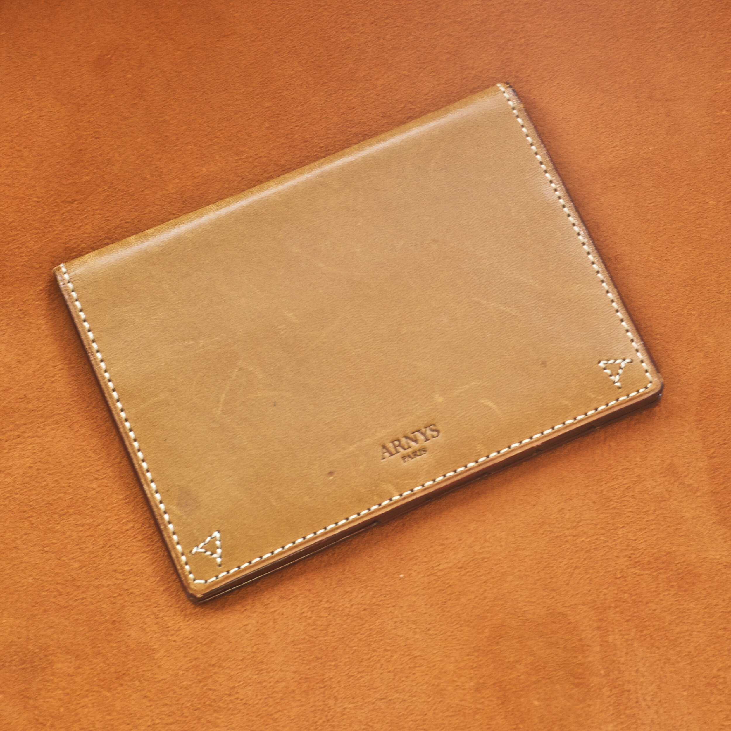 Arnys Leather Passport Holder / Wallet