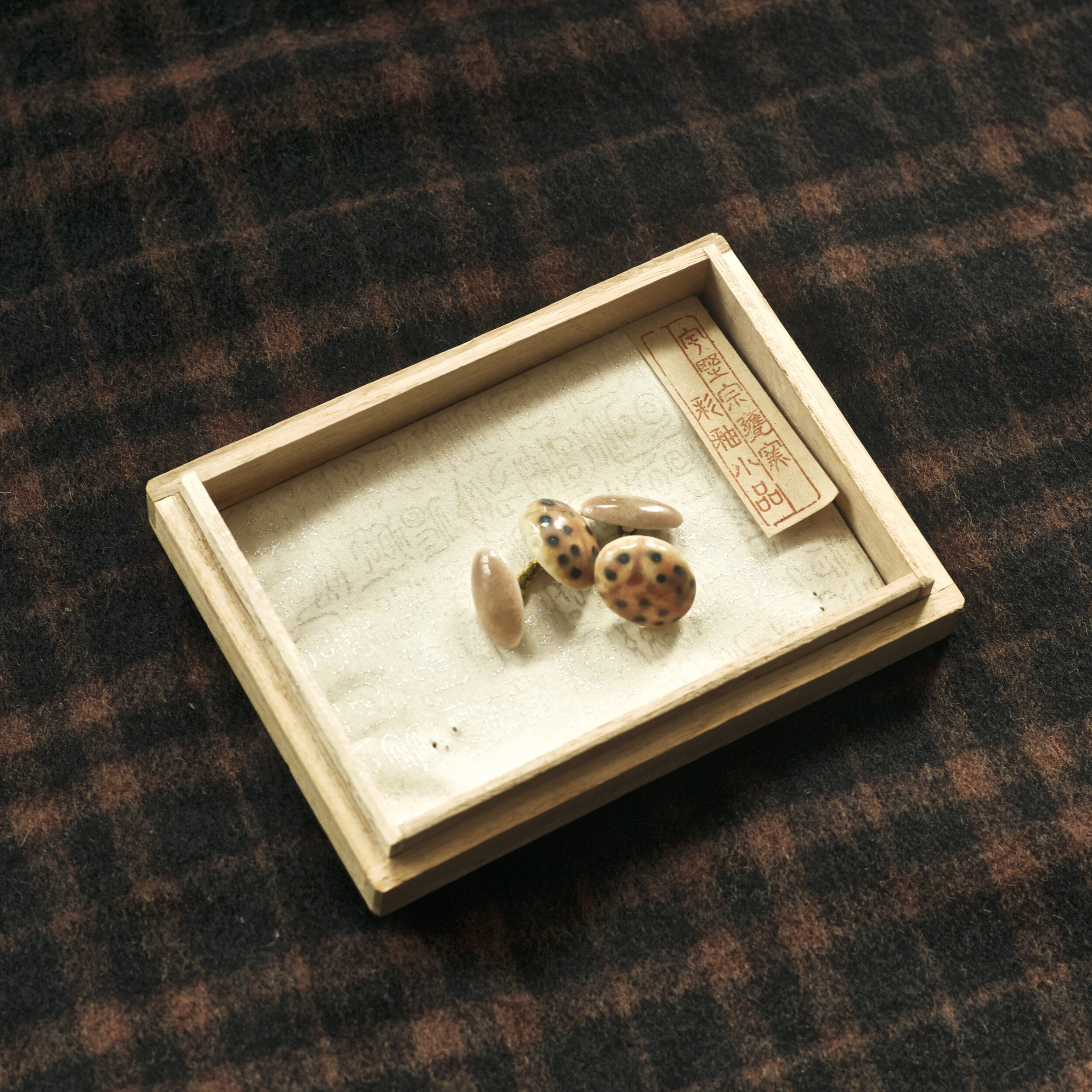 Uno Souyou Ladybird Cufflinks
