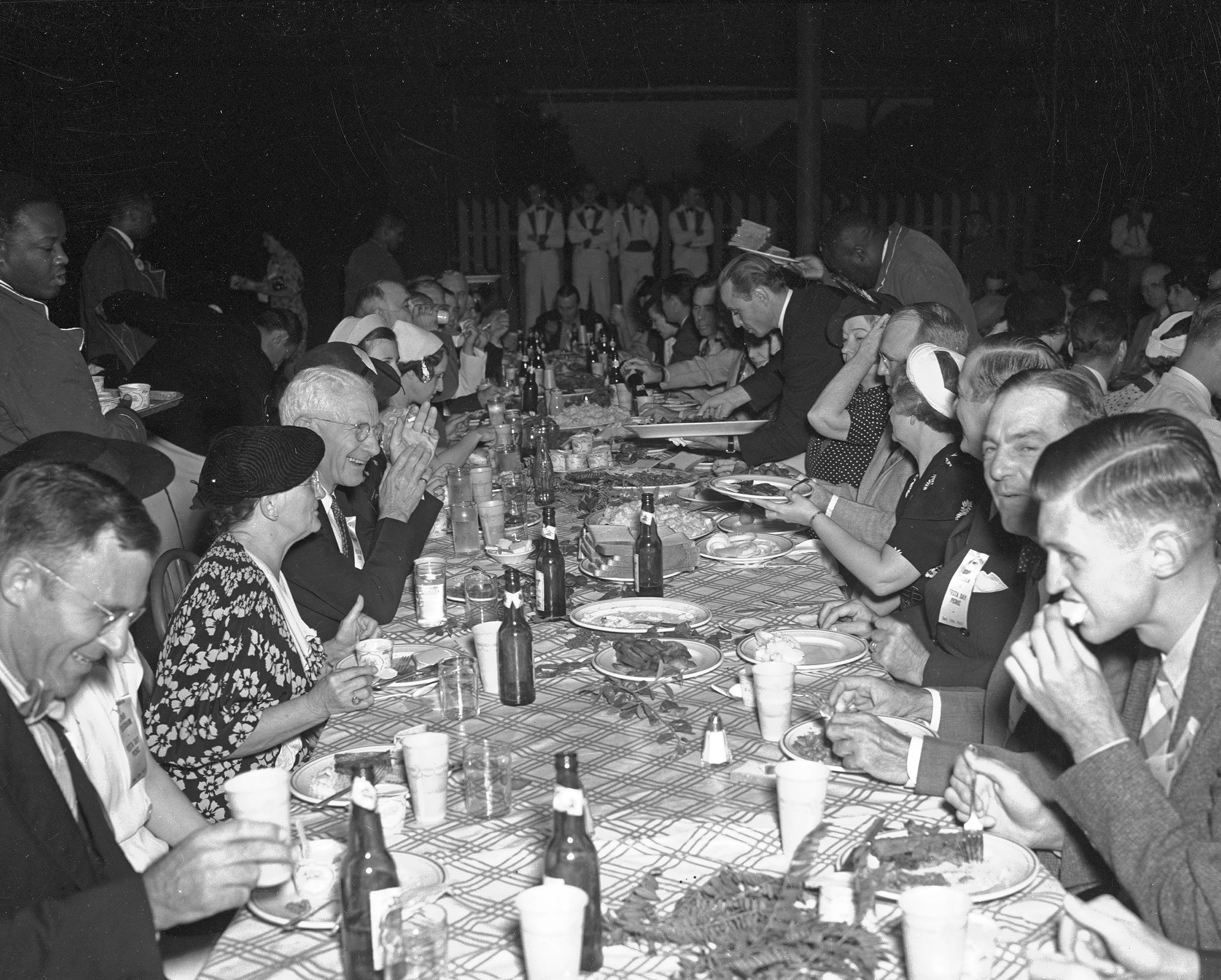 Table at 1937 S-T picnic 10005754.jpg