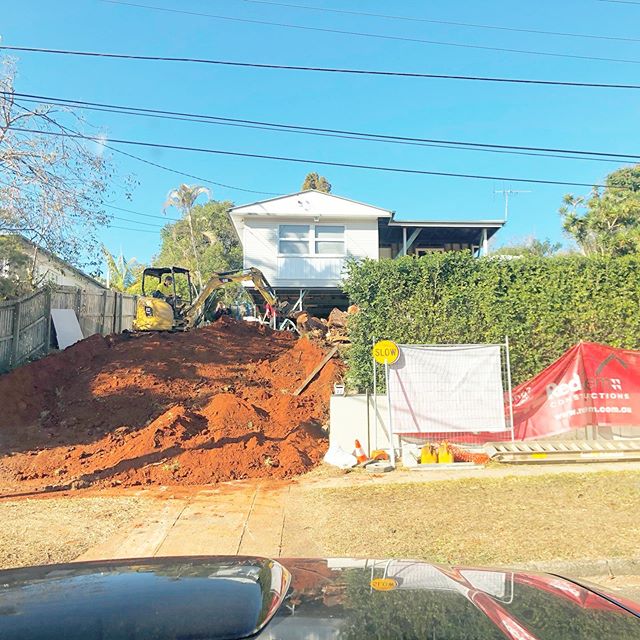 Heaps of dirt!!! Working for team @redkem_constructions in Mt Gravatt. Digging our way under this house. Plenty more dirt coming out tomorrow. If you need dirt give me a bell 0412848833. #workingbucket #earthmovingbrisbane #underhouseexcavation