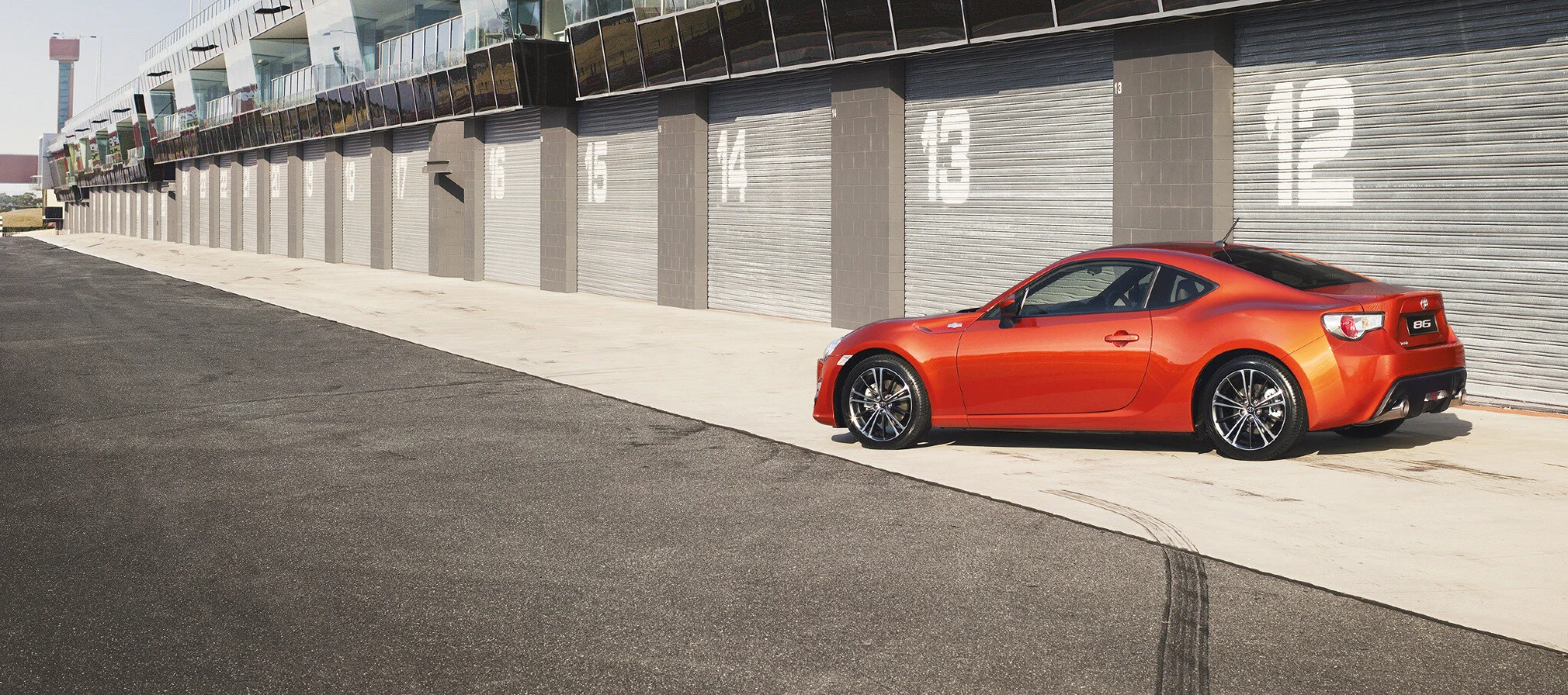 Toyota 86 Shot 3 Pits lr_o.jpg