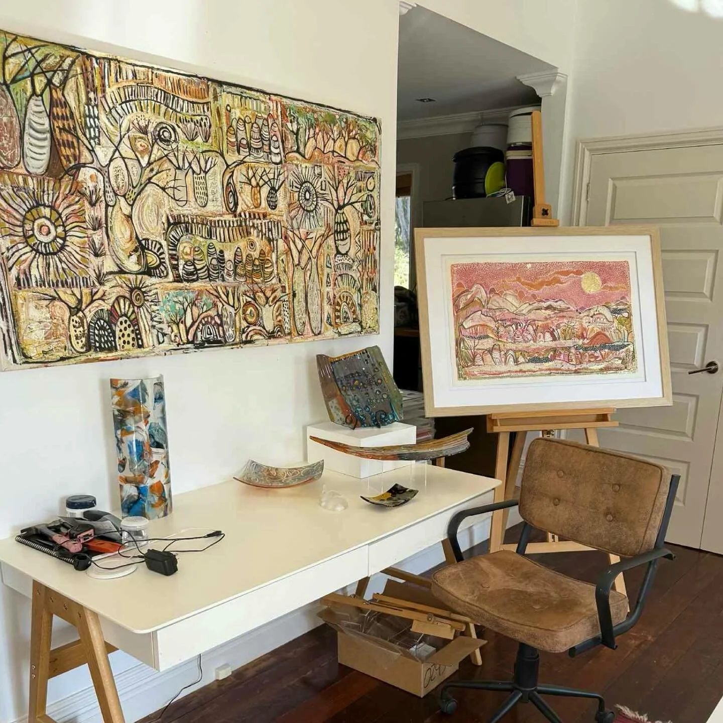 The setup is starting. Still so much to do but  we will get it done .
Looking forward to seeing all my friends and followers at Siju Glass Studio in Mahogany Creek 18th -26th October 
#mundaringhillsopenstudios #mhos #christinehingston #sijuglass #gl