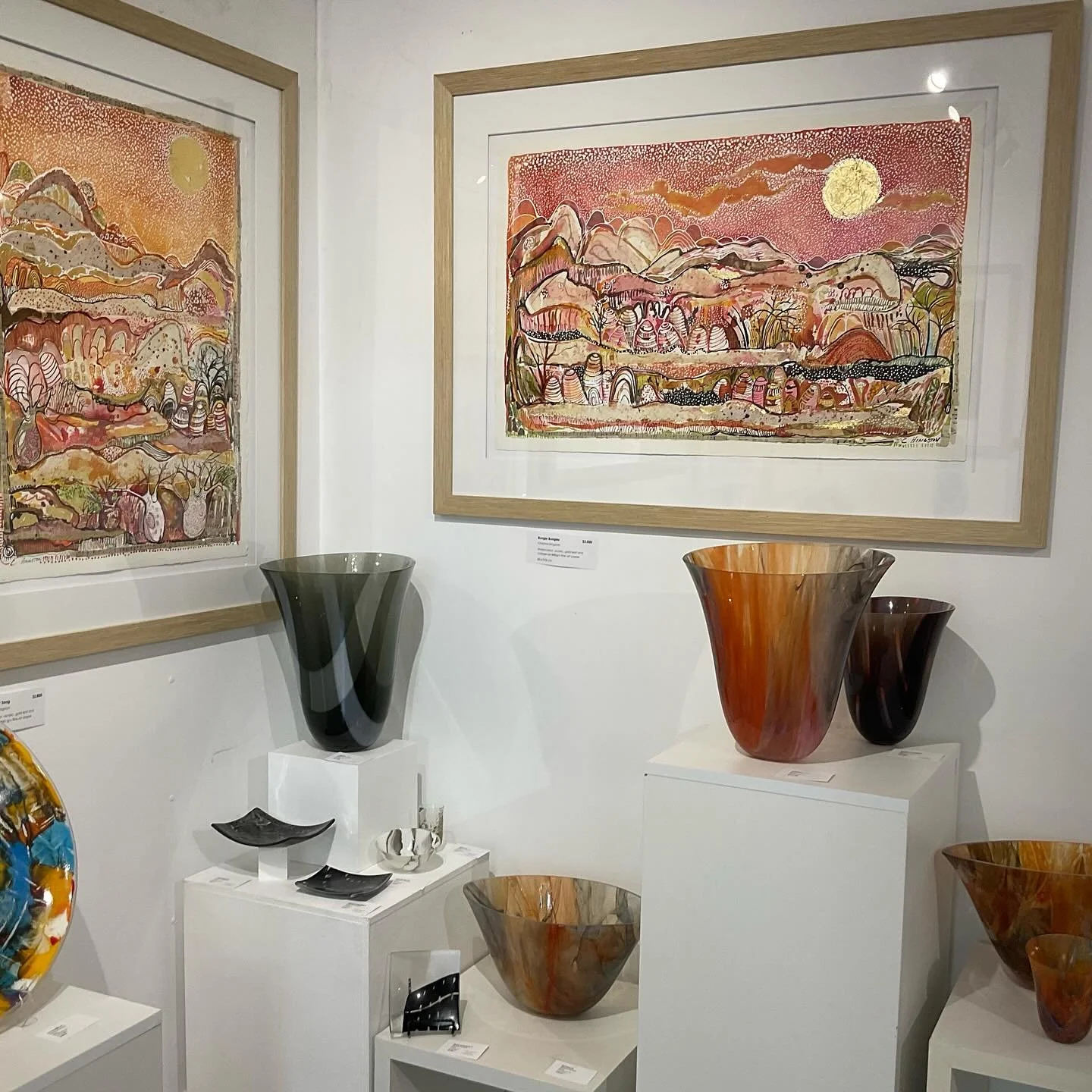 Works on paper.
@mundaringhillsopenstudios 
#christinehingston #mundaringhillsopenstudios #sijuglass #silvanaferrario #artinthehills #perthartist #australianartist #visitmundaring