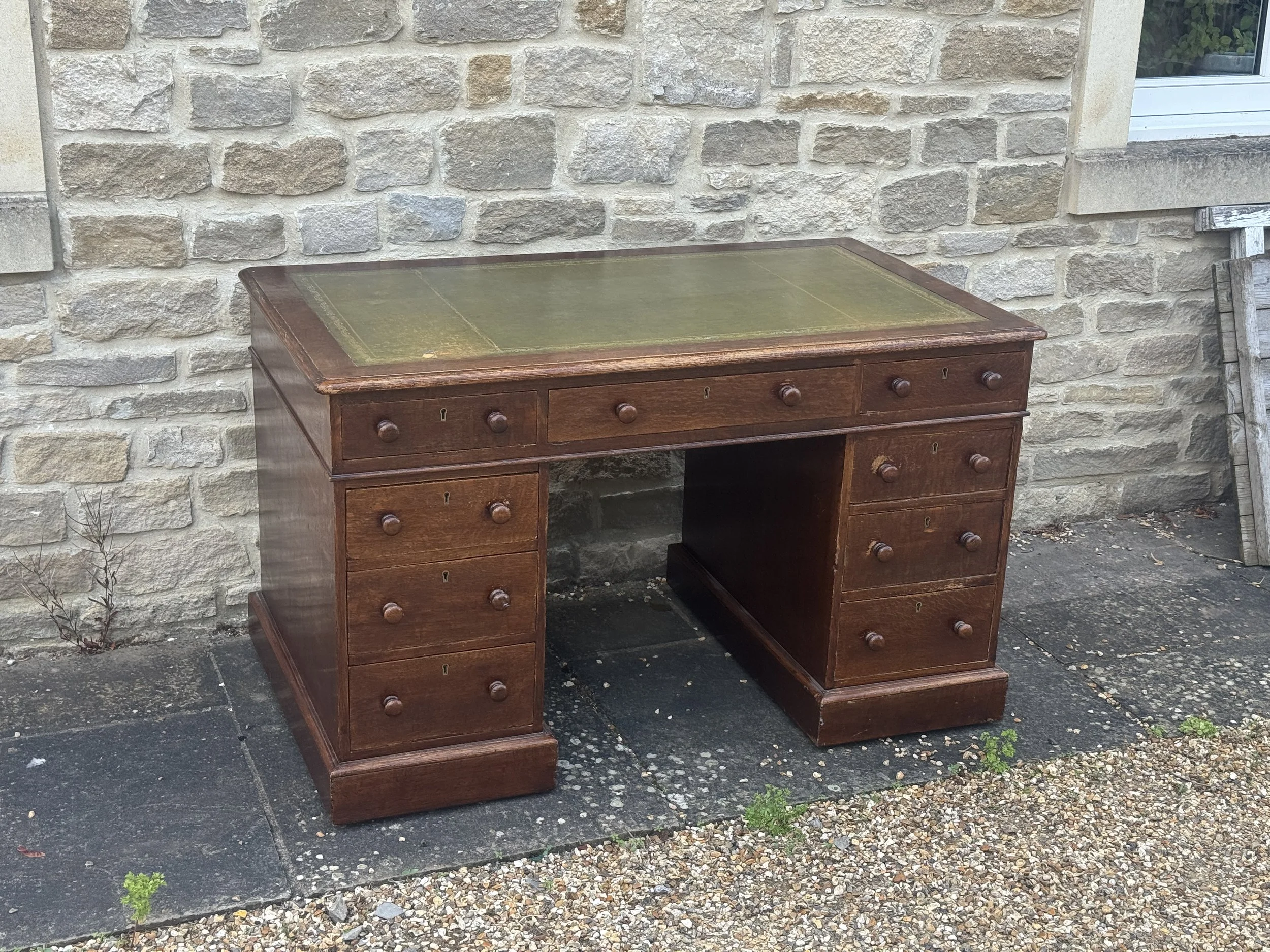 desk-02.jpg