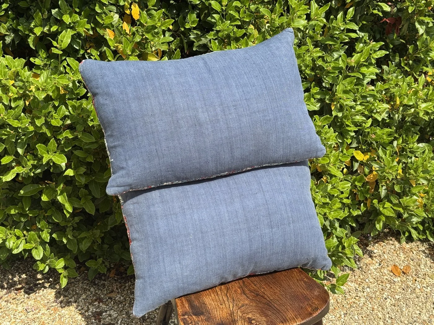06-cushions-pair-6.jpg