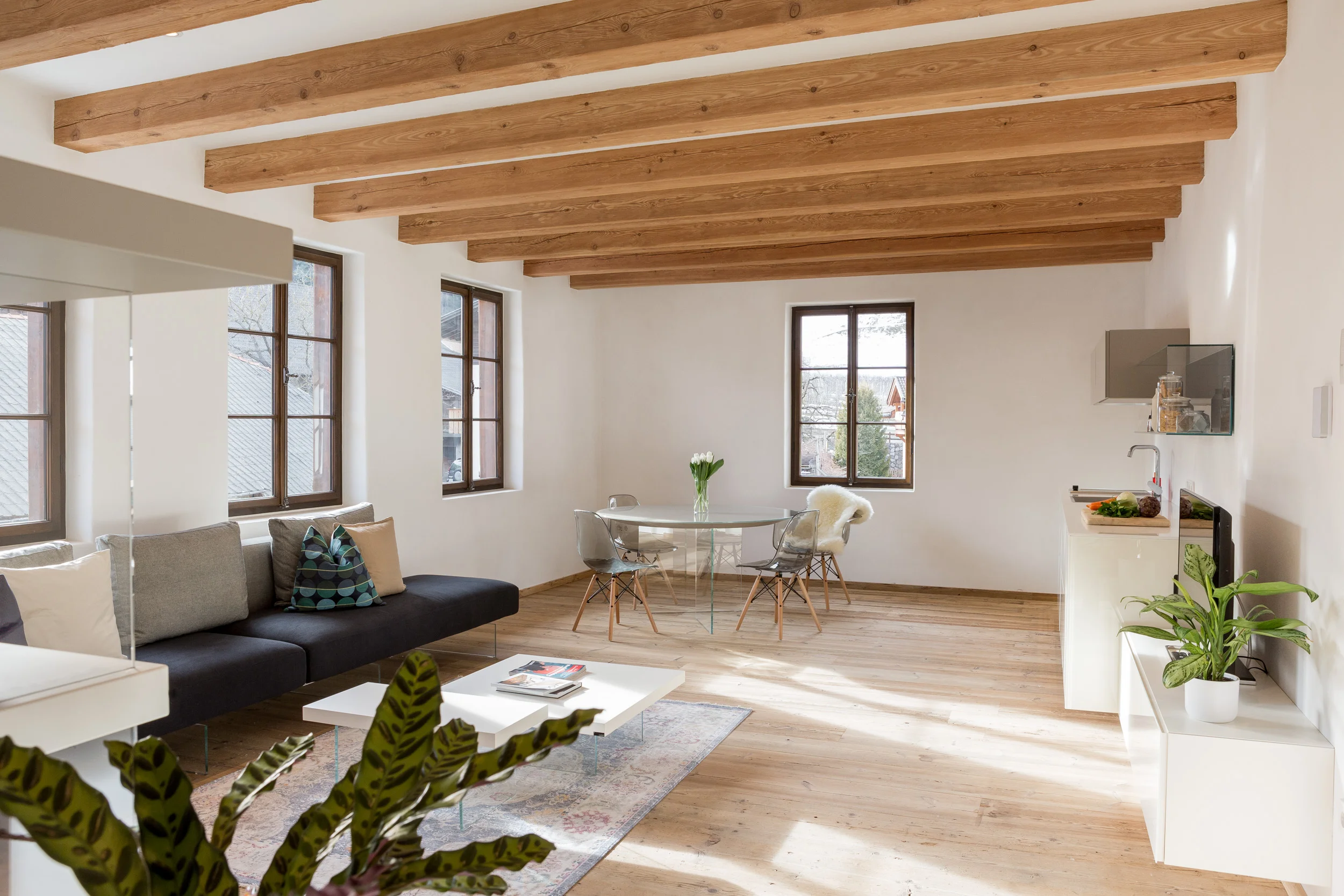 Antique living spaces reimagined