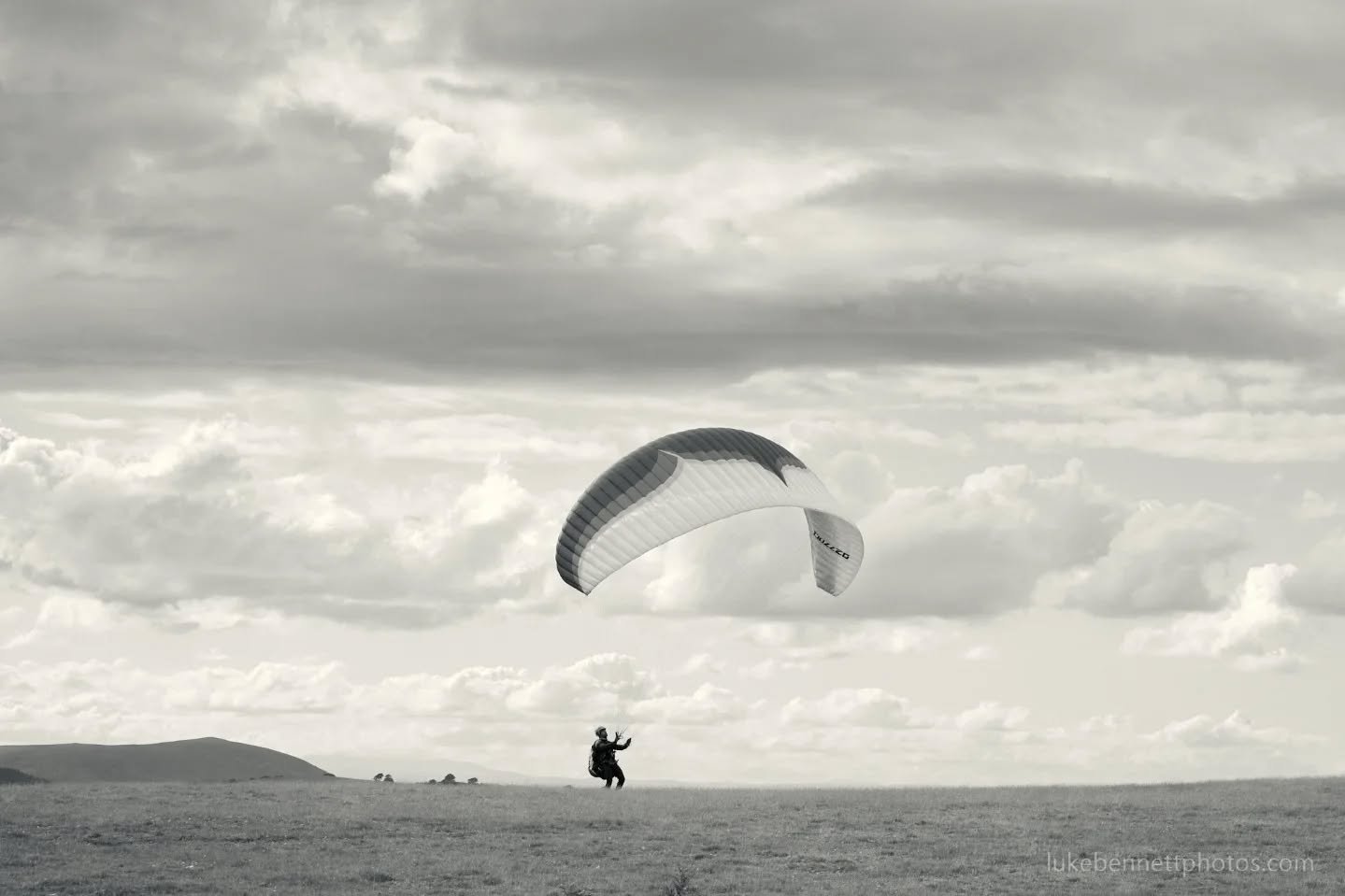 I'd like to try this one day 

#paragliding #Shropshire #longmynd #blackandwhite