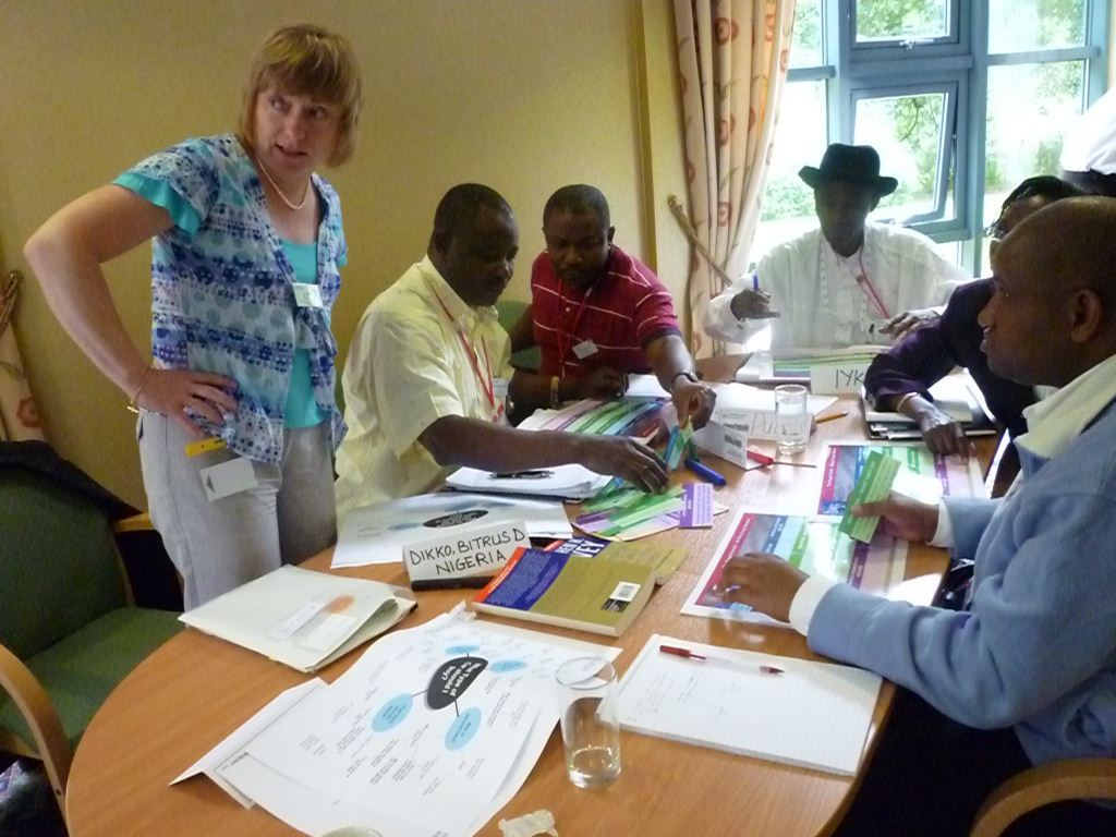 jo_penny,_hmrc_assistant_director_takes_a_group_of_delegates_thorugh_a_customer_focus_exercise.