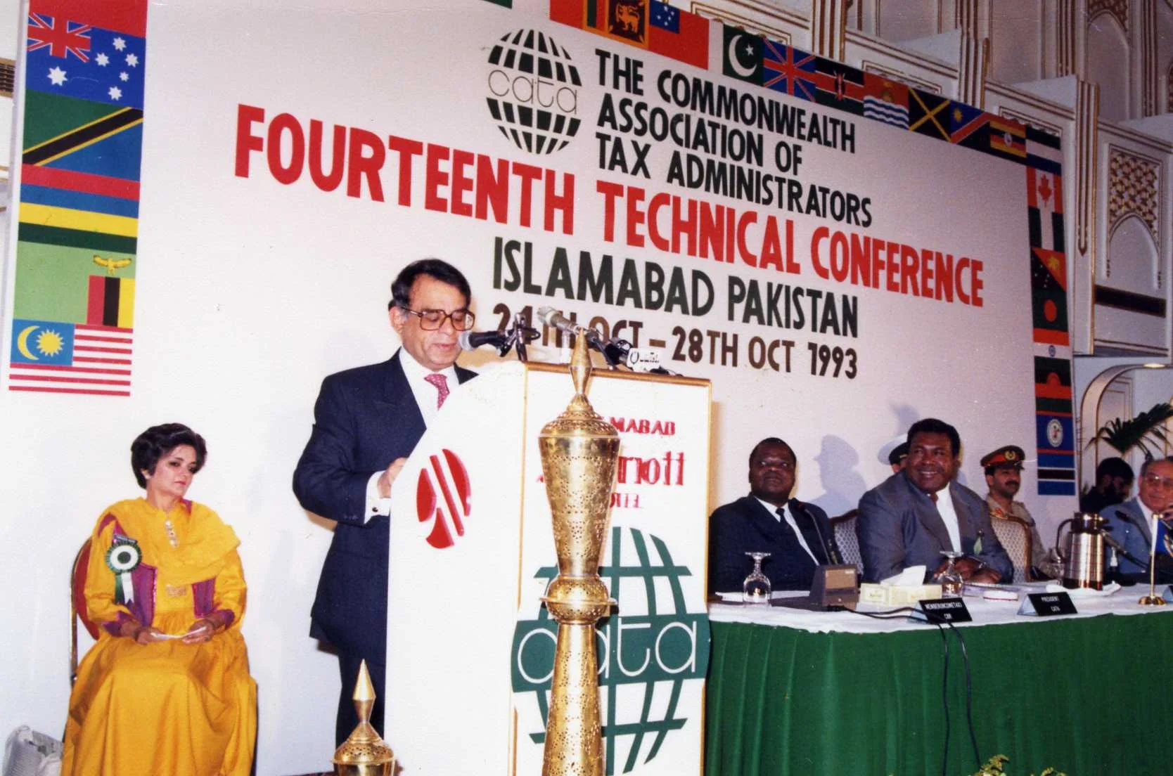 The President of Pakistan, Mr Wasim Sajjad, opening the conference