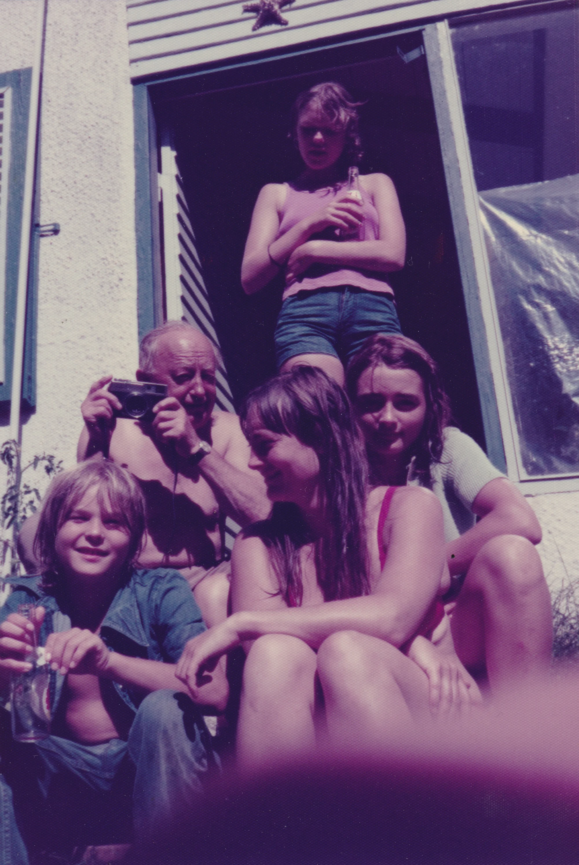 Familien i sommerhus (ca. 1971) 4-2000.jpg