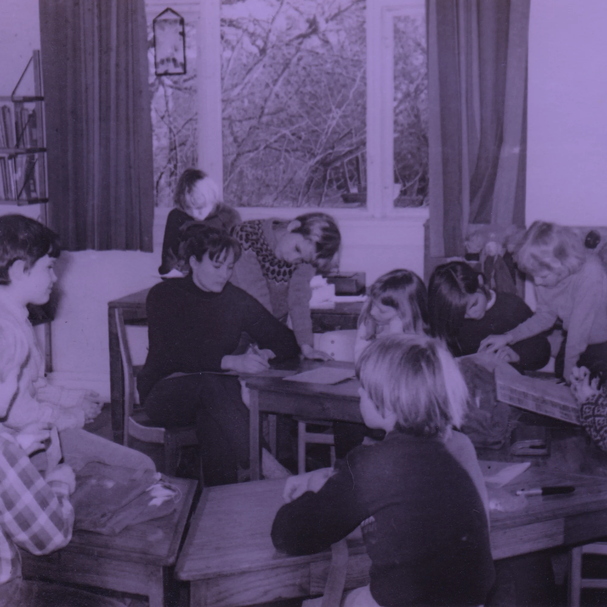 Ivalo underviser på Aarhus Friskole, Marselisvej 19. Foto fra midten af 60’erne.