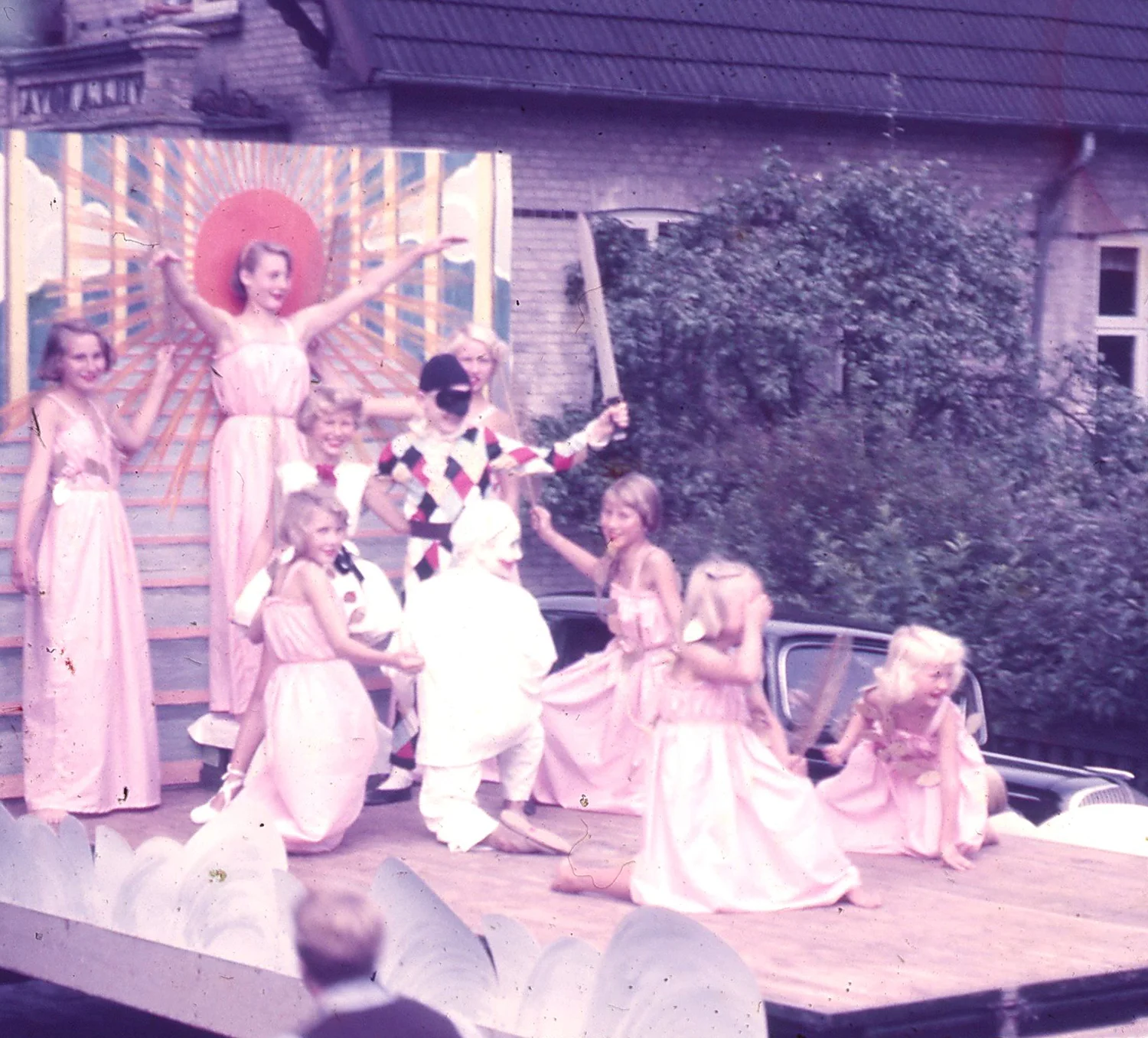Børnefest i Mariager 1953. Foto: Lisbet Gilberg.