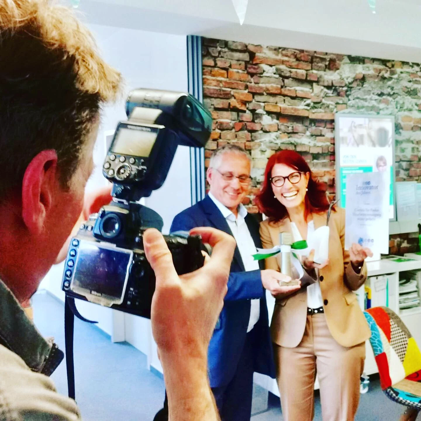 Der Bürgermeister zu Besuch in der bAV-Boutique 