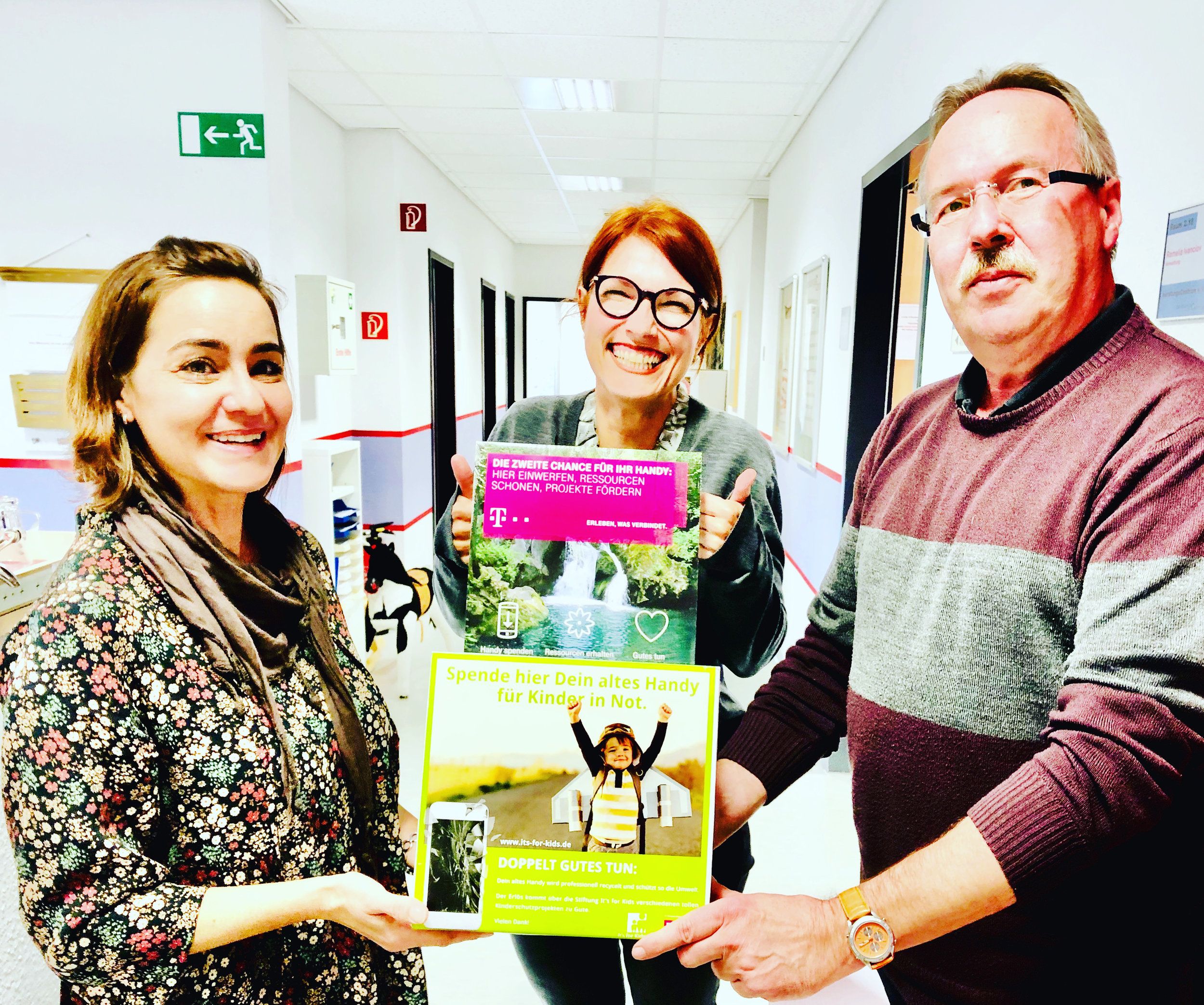 It‘s for Kids: Alte Handys sammeln