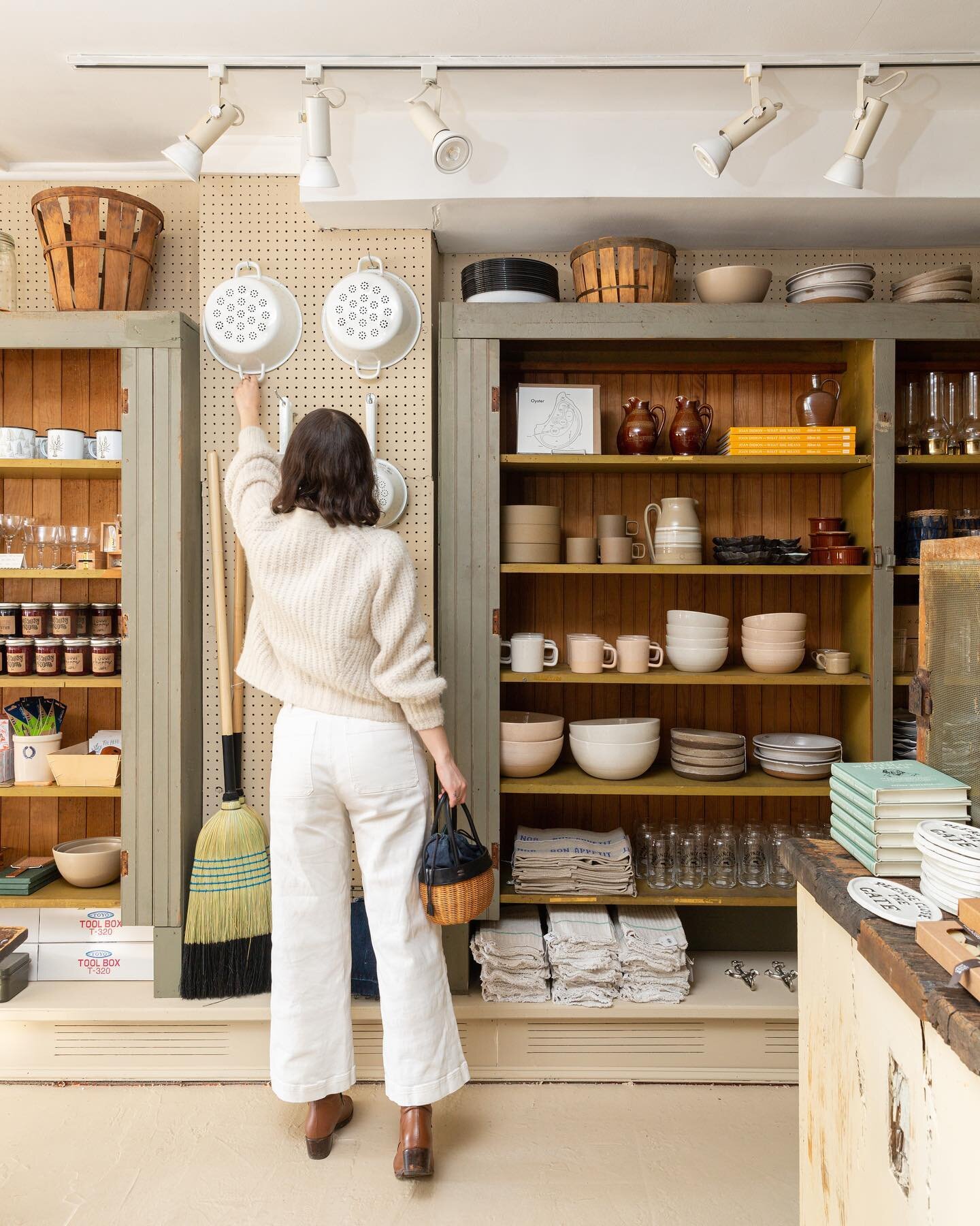 Roundup of some of our favorite upstate shops for last minute Mother&rsquo;s Day gifts (too many great ones to choose from!)
_
✨ @cloveandcreek in Hudson, Kingston, and Provincetown 
✨ @eleven.six in Kingston 
✨ @2notehudson in Kinderhook 
✨ @maplela