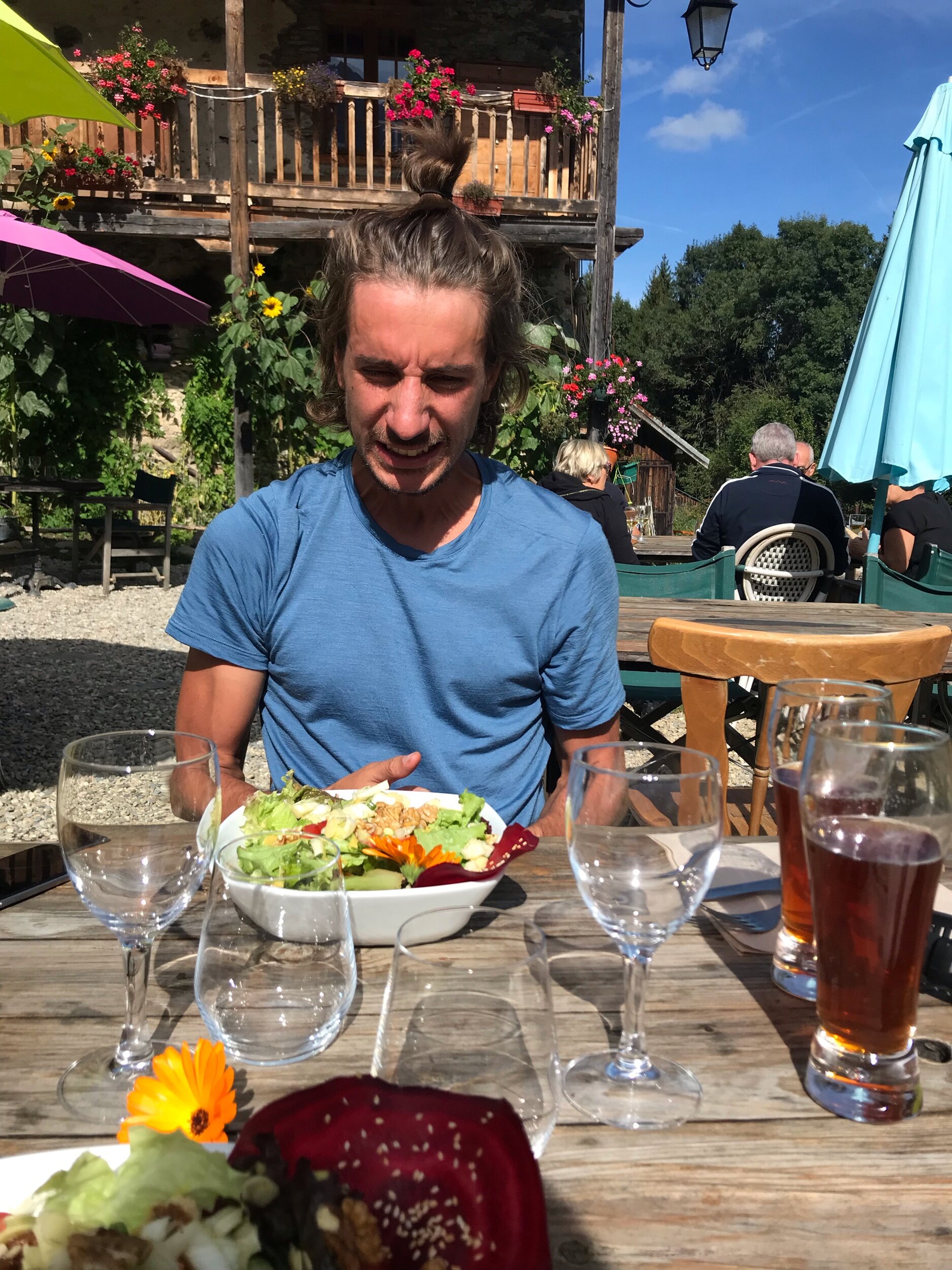 On ne dirait pas comme ça mais il est ravi de sa salade