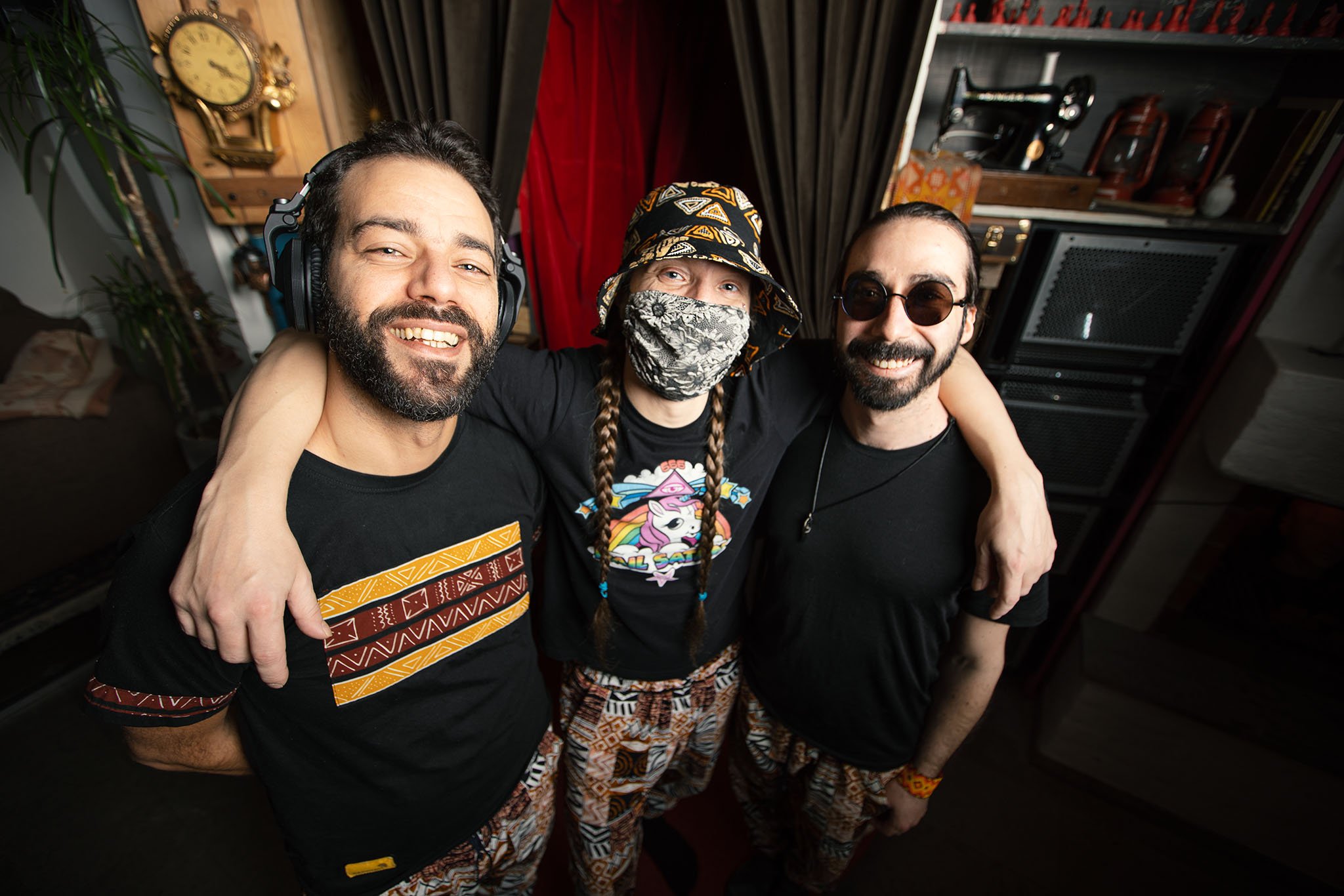 _P4A4403 Mondo Village press_Group_02.jpg