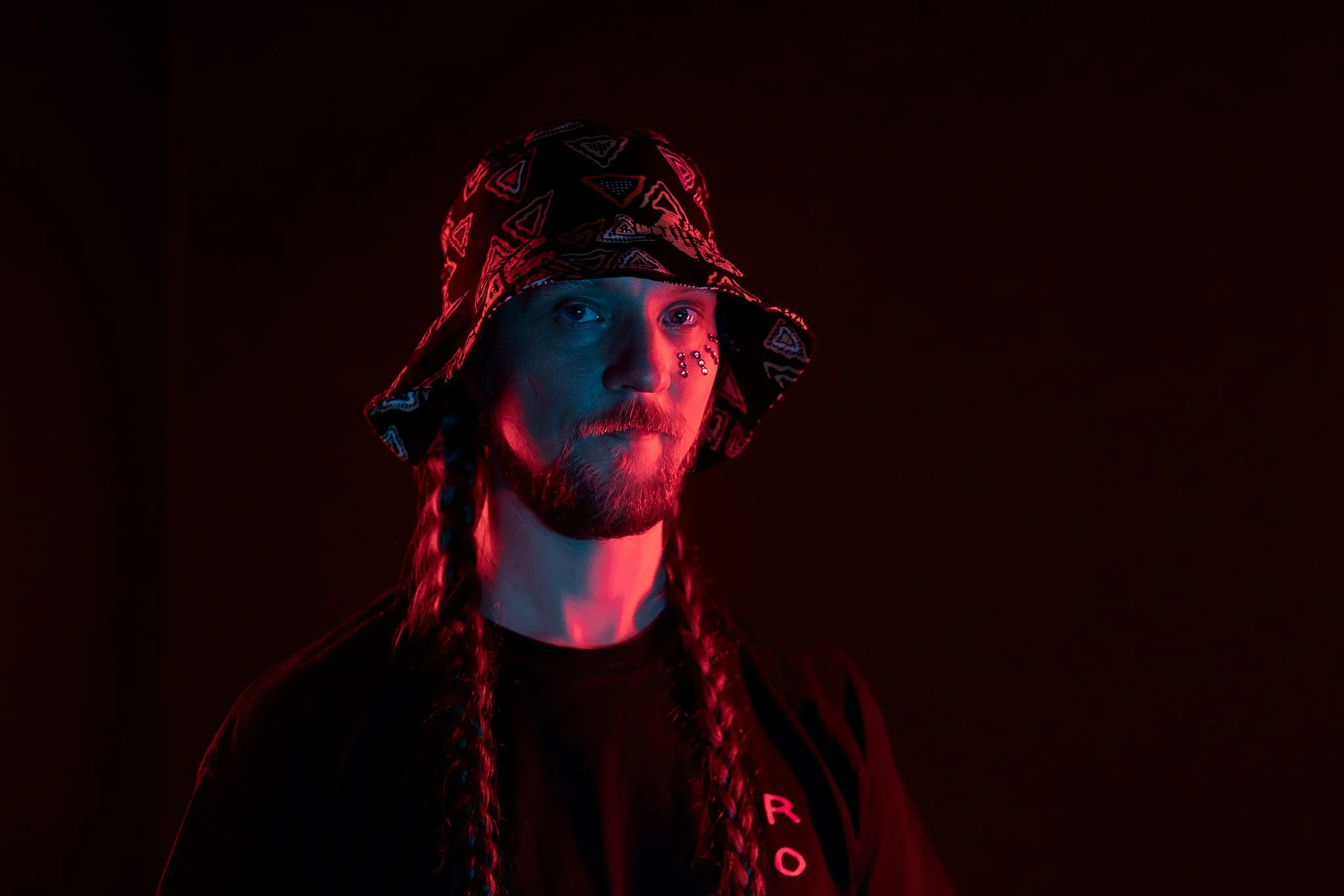 _P4A4600 Mondo Village press_02_col.jpg