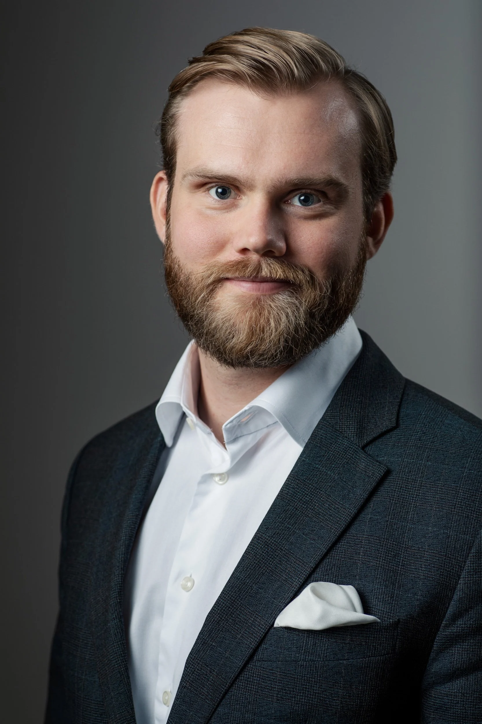 _P4A5095 Onefin headshot 05.jpeg