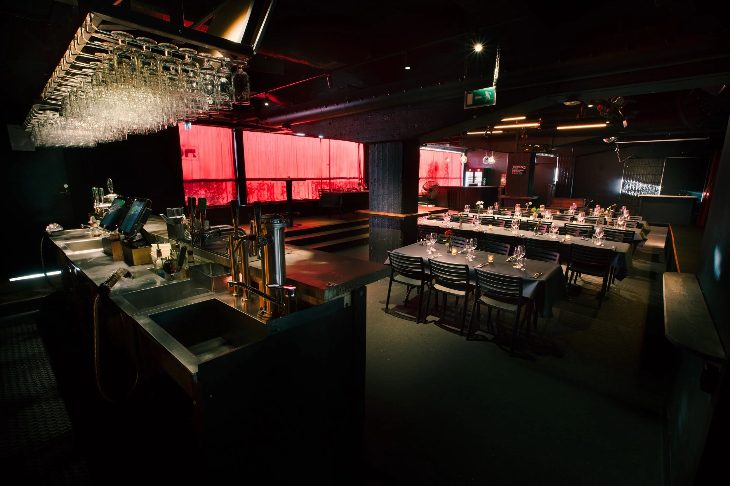 Debaser Nova - Sittande 03.jpeg