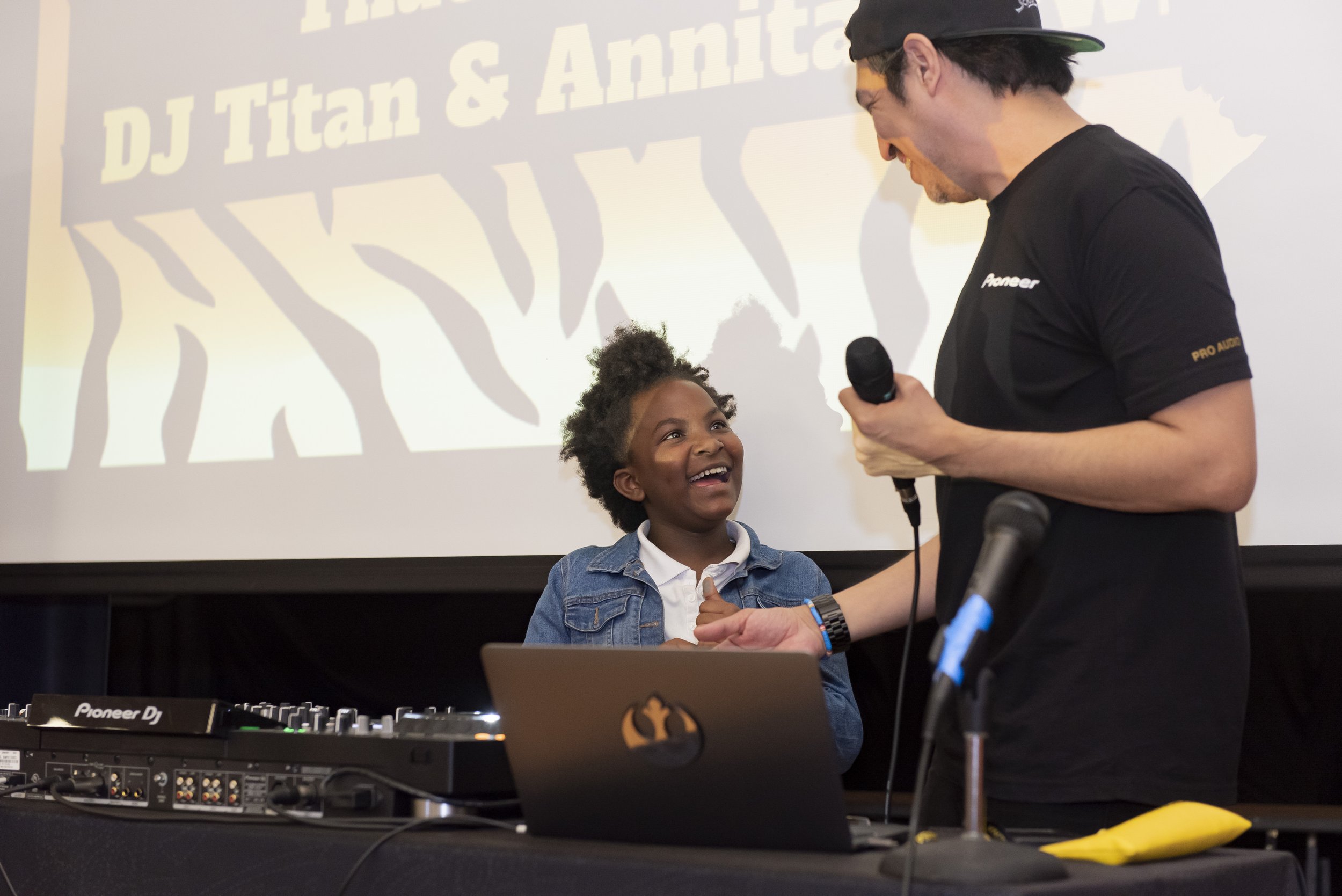 DJSchoolAtBeltlineElementary-149.jpg