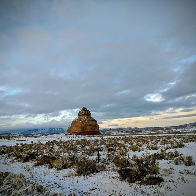 Utah in the winter. Air is very chiLLy and criSp! #utah #hiketotheheart #winter #arches #wintersky #chilly #getoutdoors #snow #heartopen #now #beauty #nature #play