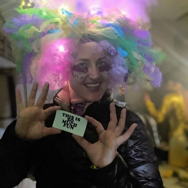 My friends are the silliest on the bloCk! So much FUN playing and performing all weekend @gemandjamfestival with @cirqueroots crew!! Don't forget to call your mom!! :::::::.......::::::::.....:::#love #play #connect #circsuarts #now #ladylove #beauty