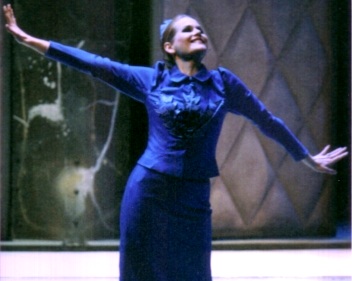 Julia in LADY IN THE DARK