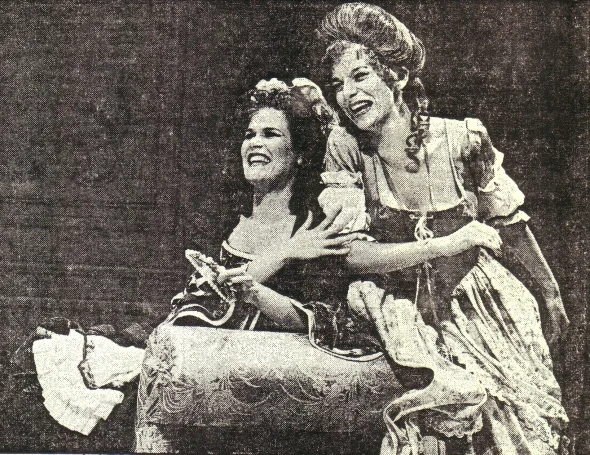 Julia as Despina