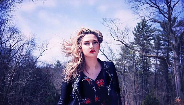 "I'm very lonely and I'm sorry. But I'm ready to soar or break."
.
@kattarak_attack 📷 @lawest.co
.
#👻💔 #phantomlovers #love #text #textswithmyex #tinder #firstdate #ghost #lovehate #hamont #portrait #potd #photoexperiment #secret #confes