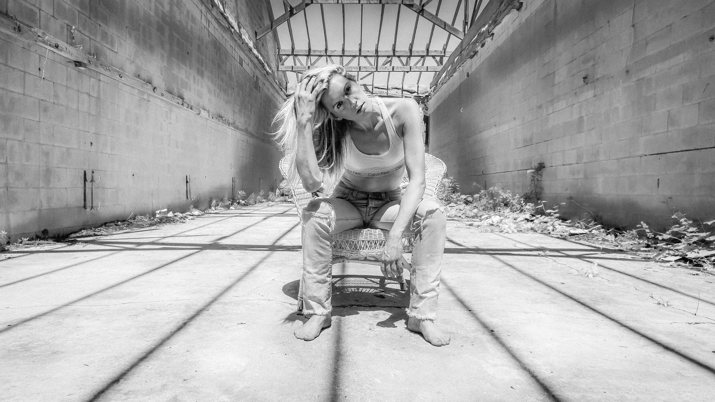 EMZ GEO LRG BW 1.jpg