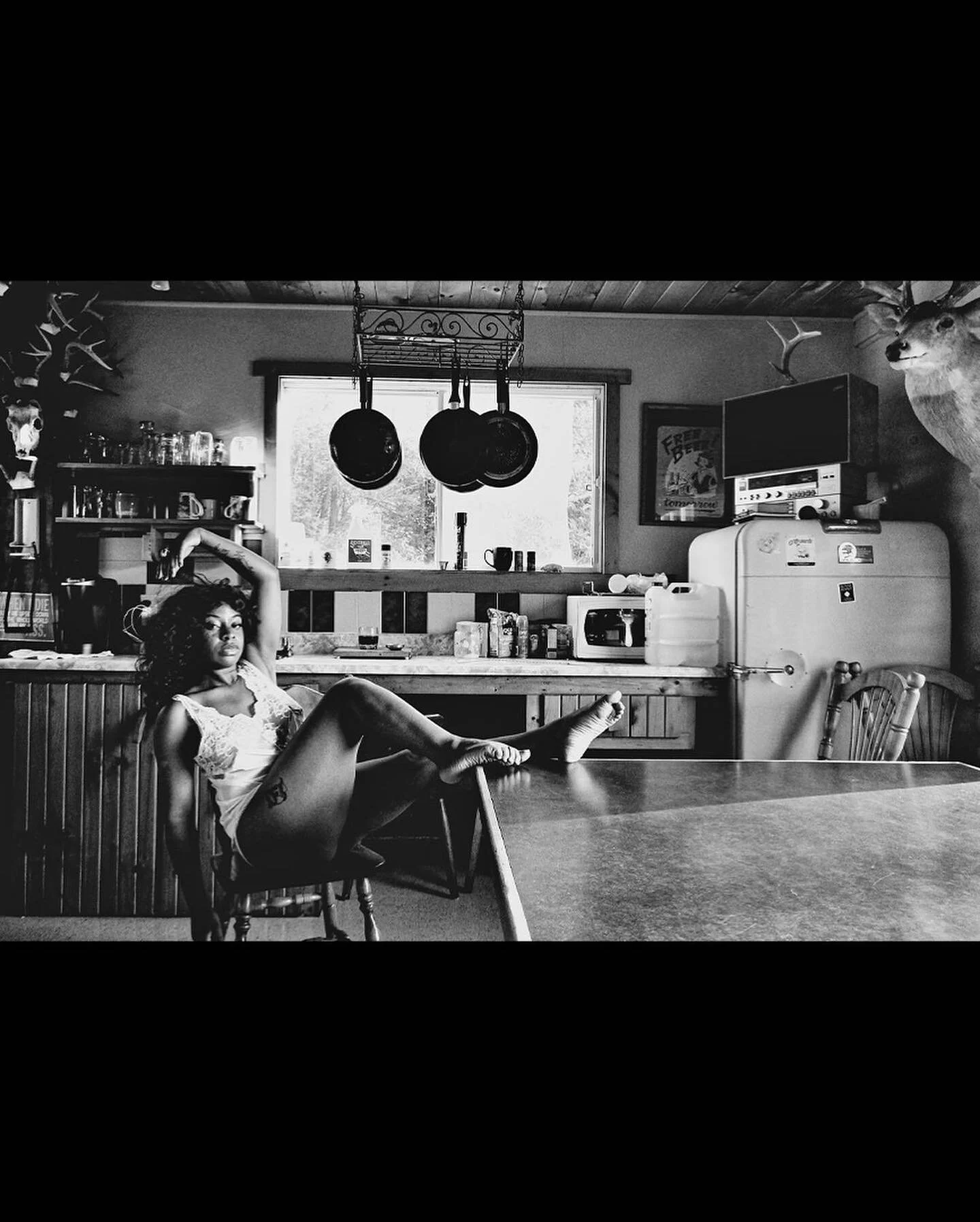 "Someone to care, someone to share. Lonely hours and moments of despair." ~ Jackie Wilson

Ft. @thecherryghoul

#westmonochrome #phantomlovers #fashionphotography #newartist #indiephotographer #portraits #monochrome #ck1 #guess #fashion #ed