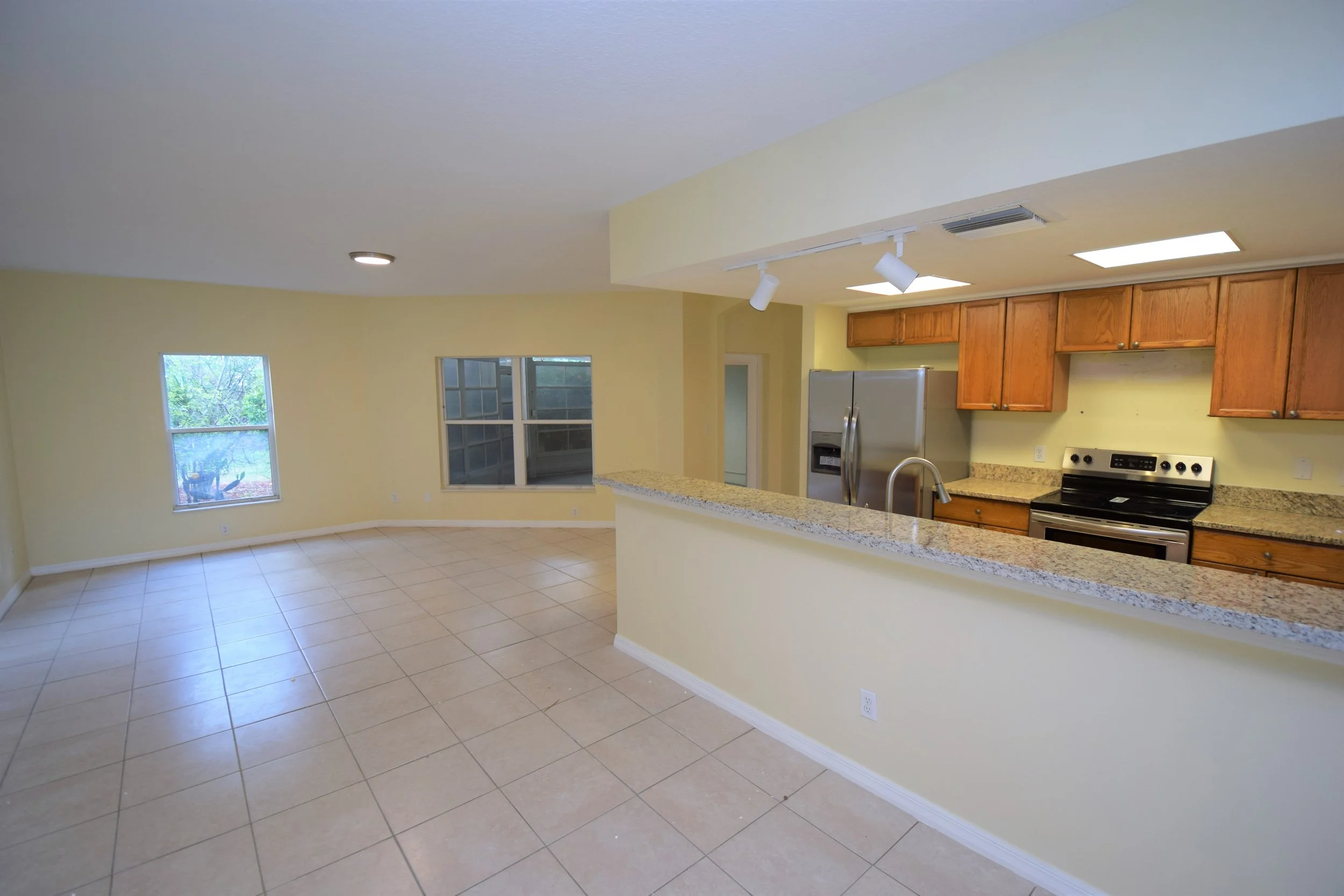   UNDER CONTRACT  - 3/2 Melbourne Beach Townhouse 