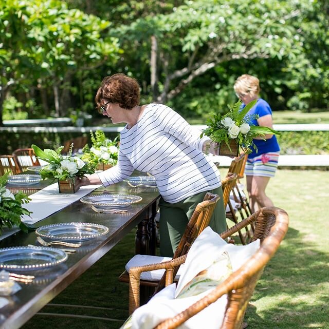Remember that time our floral order from Kingston was canceled the day before the wedding and we cut flowers and greenery from around Goldeneye. We make it look easy, but that's what we do even with the unexpected. #ianflemingvilla