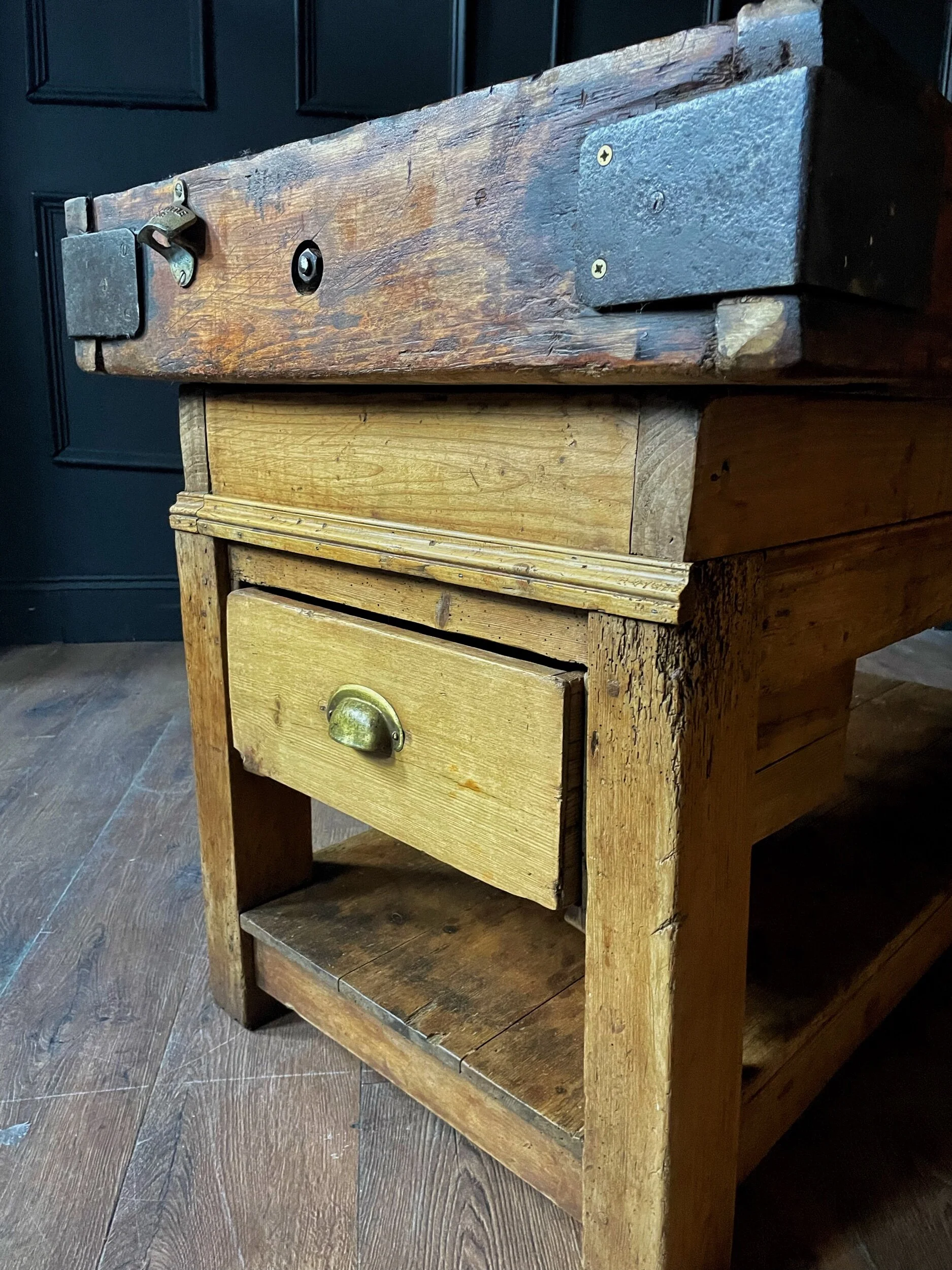 59B86CF2-4A0E-4AB2-A6DC-1AD4E9778B3D