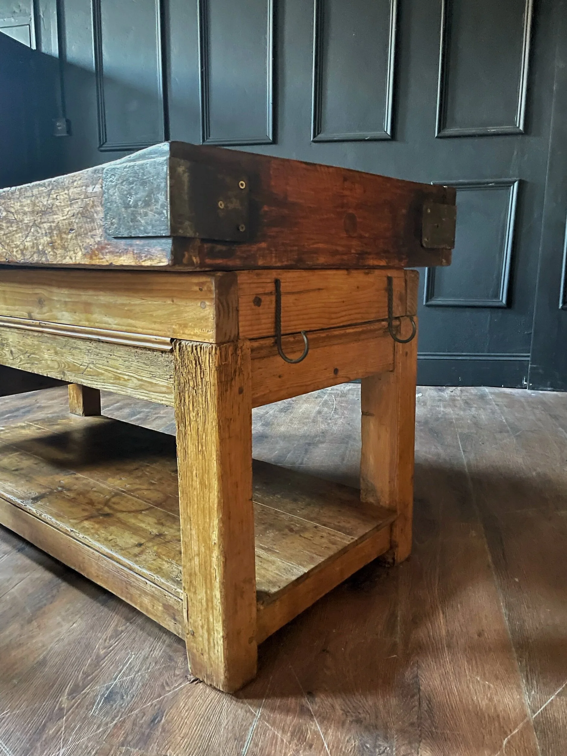 B3CA49D0-5EC1-497A-A968-A48DCCCA948A