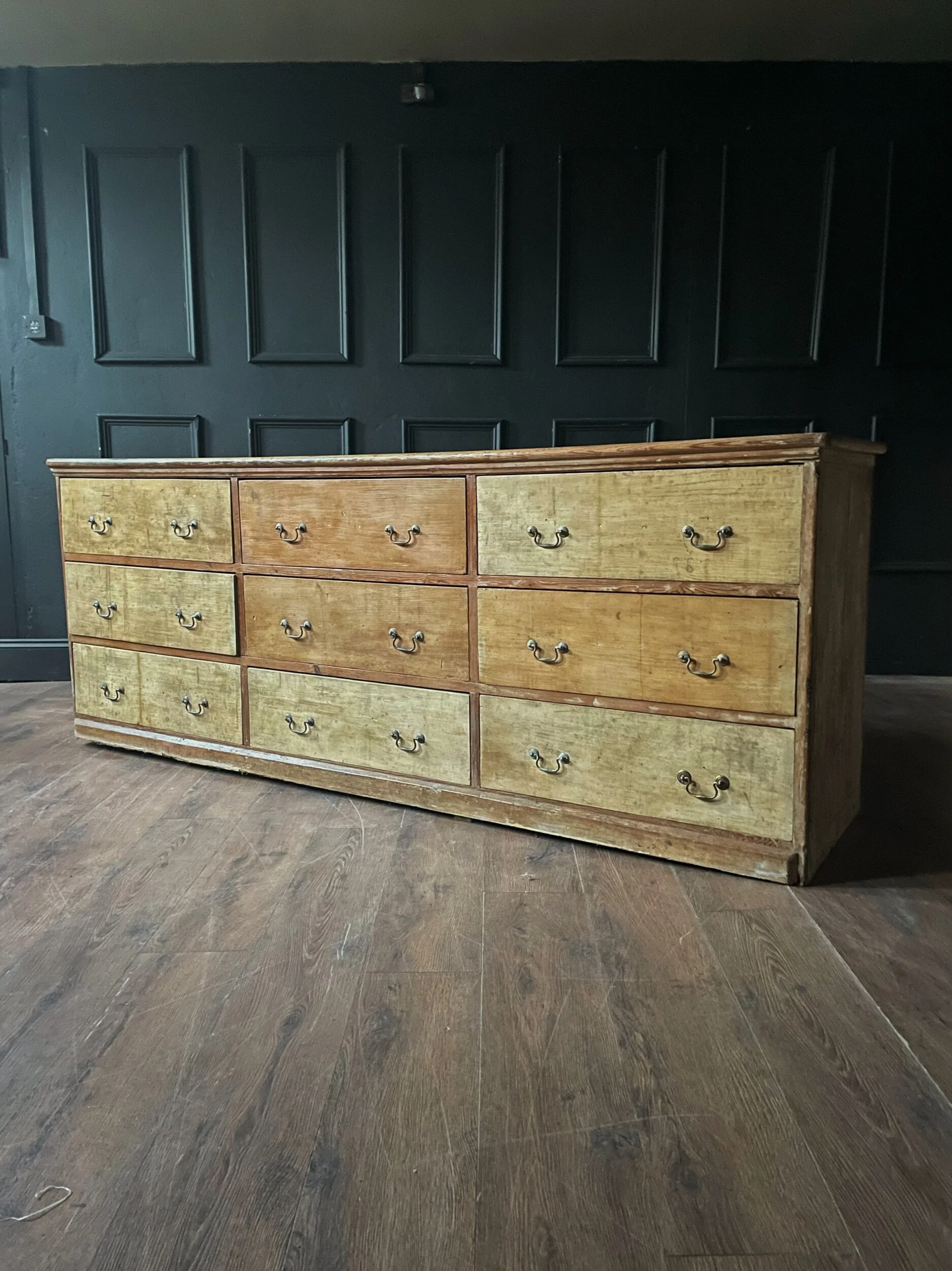 AFD9F598-86AC-4D38-BA9B-4471CFCD77A7