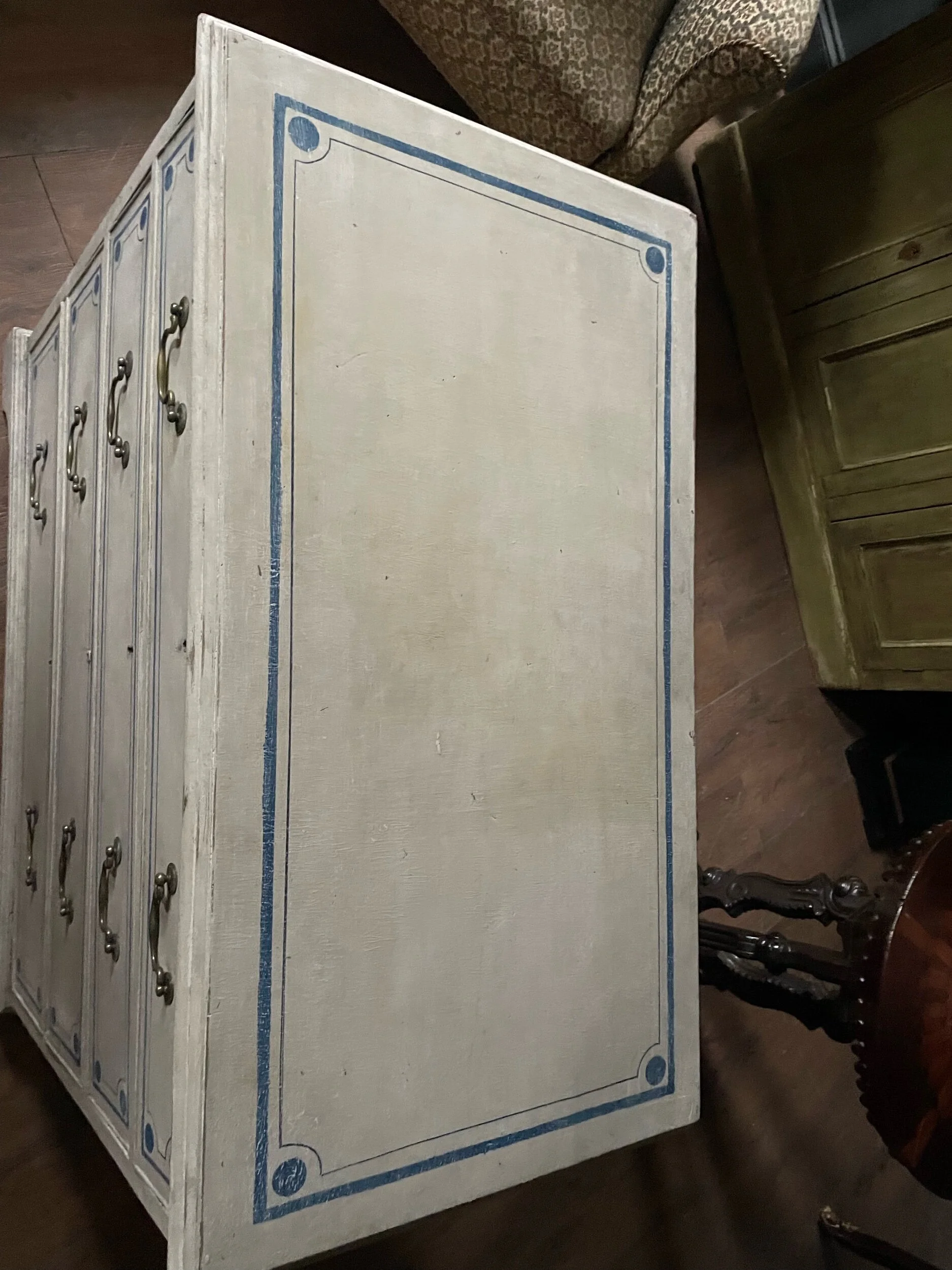 4C8489F9-5F7E-48A5-875A-CC0F1570DEAD