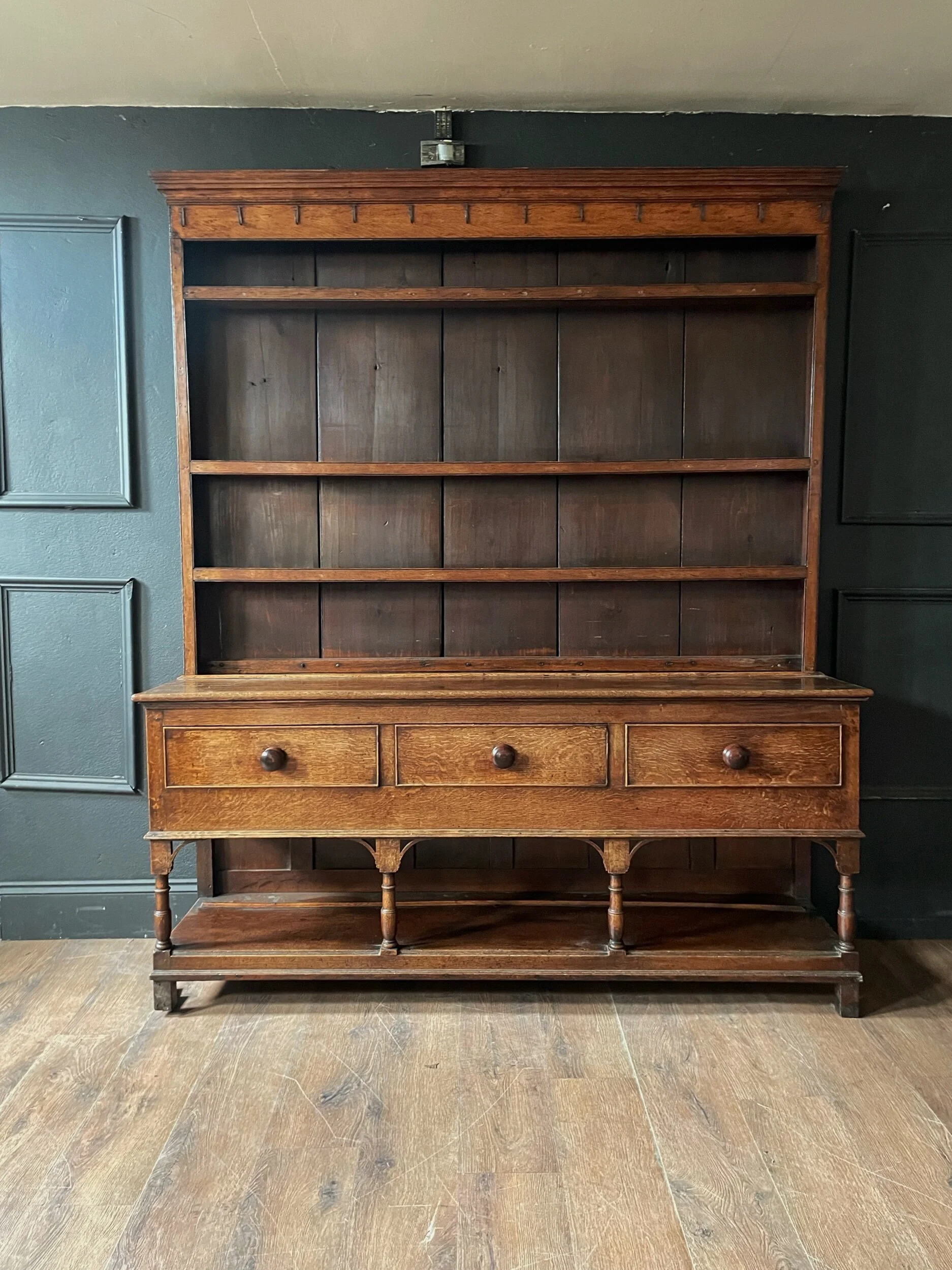 DA8B19A8-7610-4307-8239-C4AE54C5B5EB